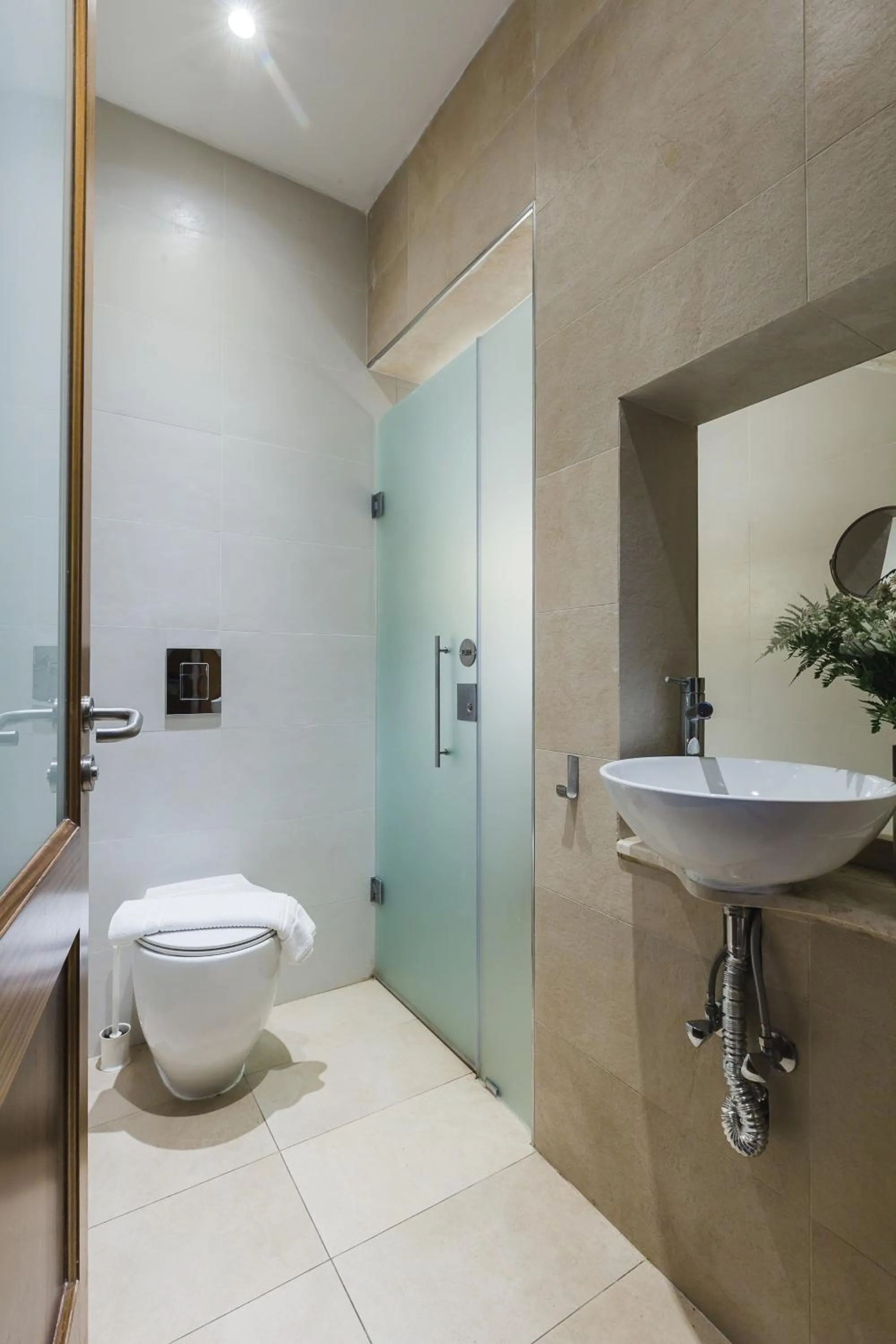 Bathroom in Two Pillows Boutique Hostel