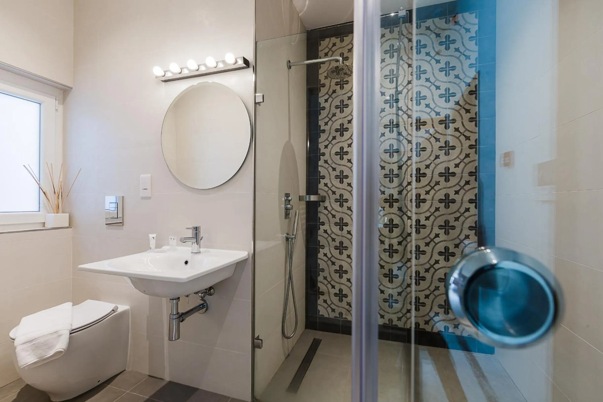 Two Pillows Boutique Hostel