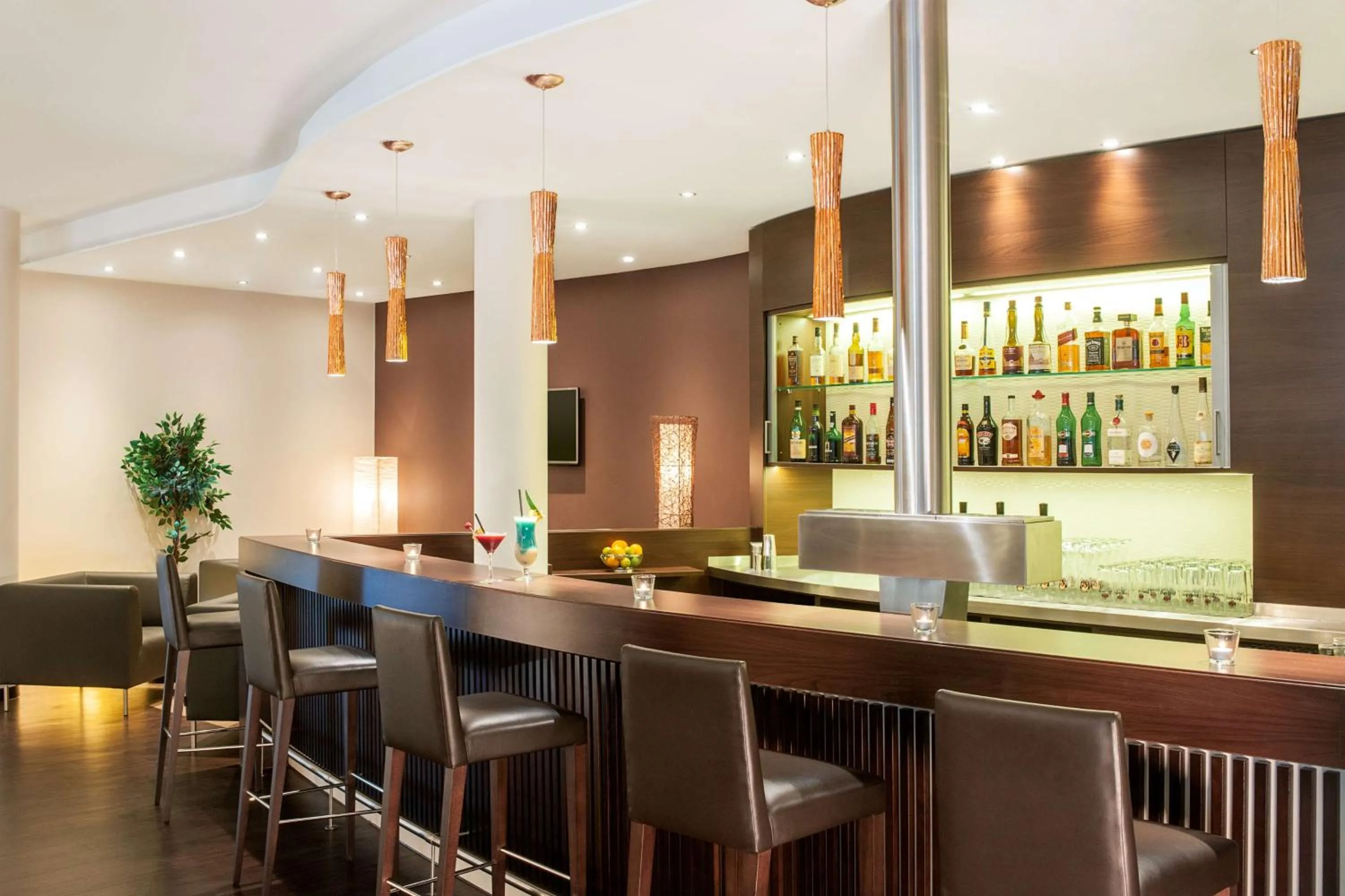 Lounge or bar in NH München Airport