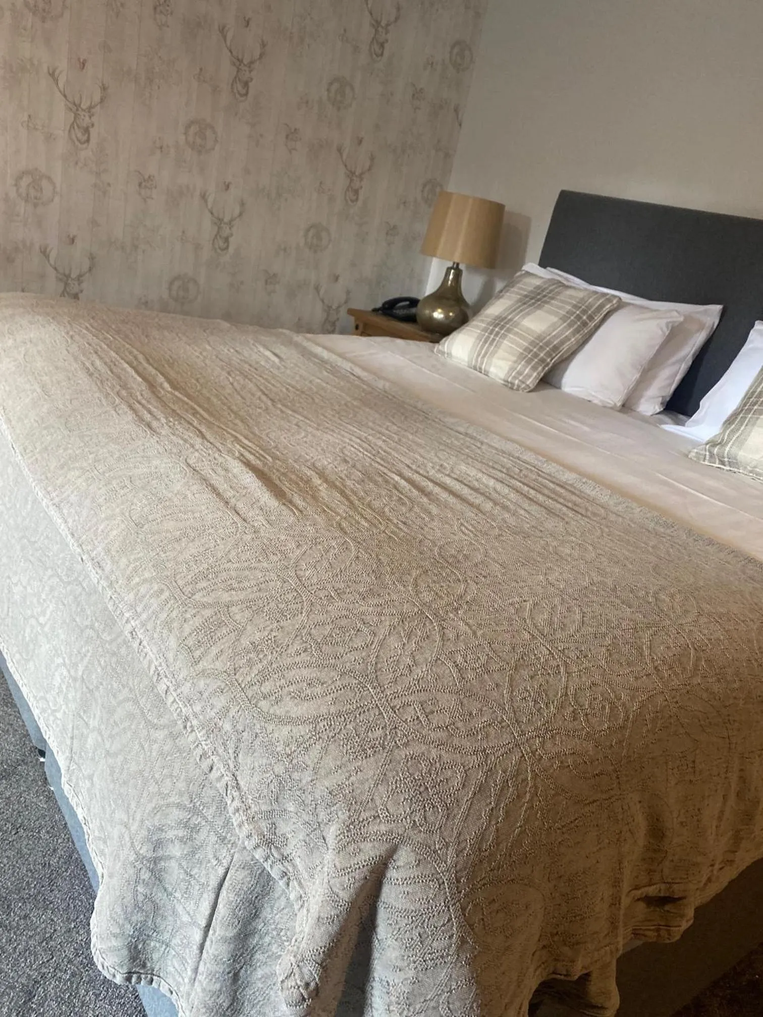 Bed in The Oaks Hotel