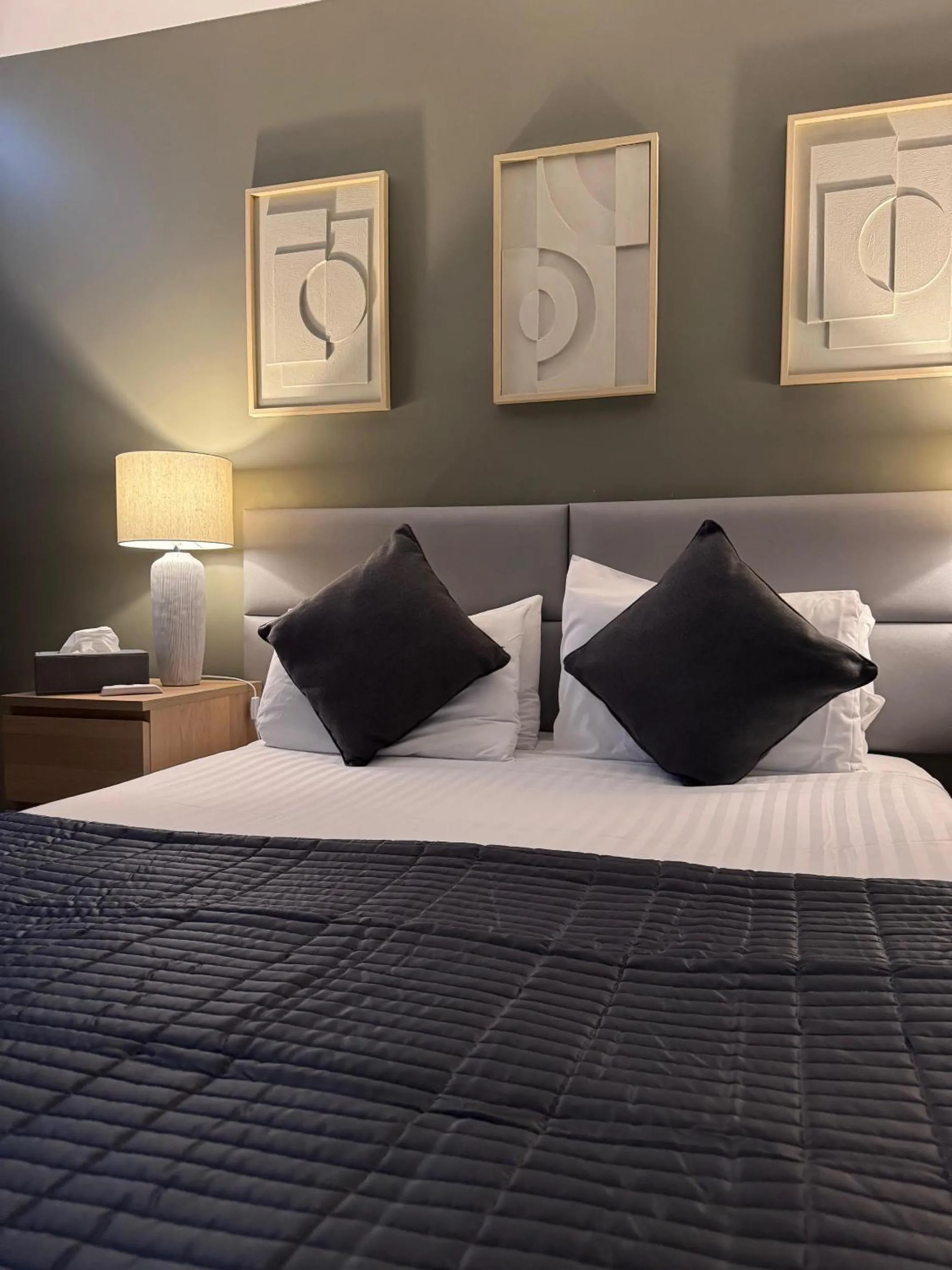 Bed in The Oaks Hotel