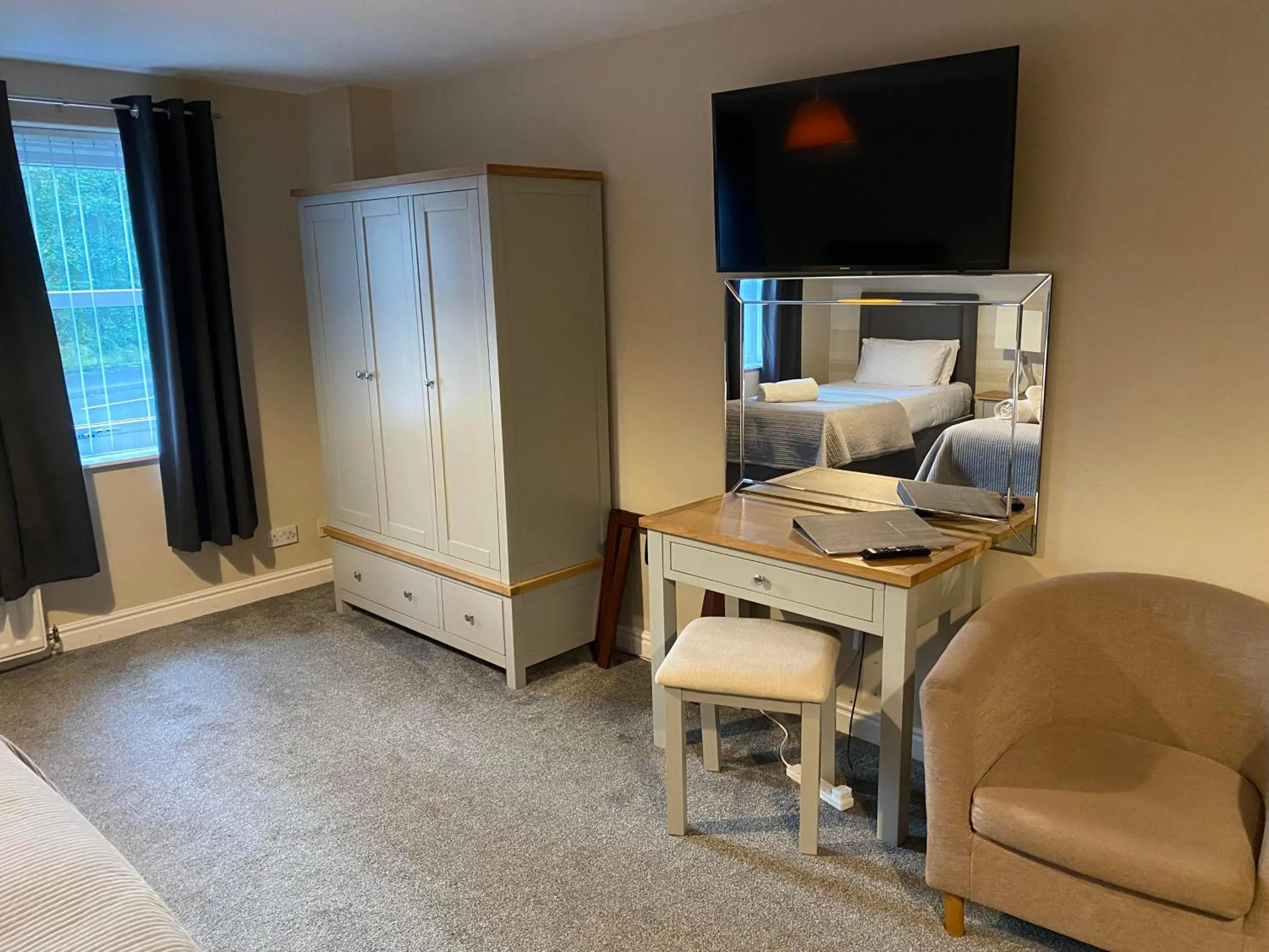 Bed in The Oaks Hotel