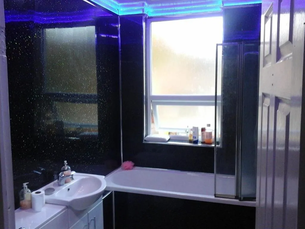 Bathroom in Heavenly Nights Guest House