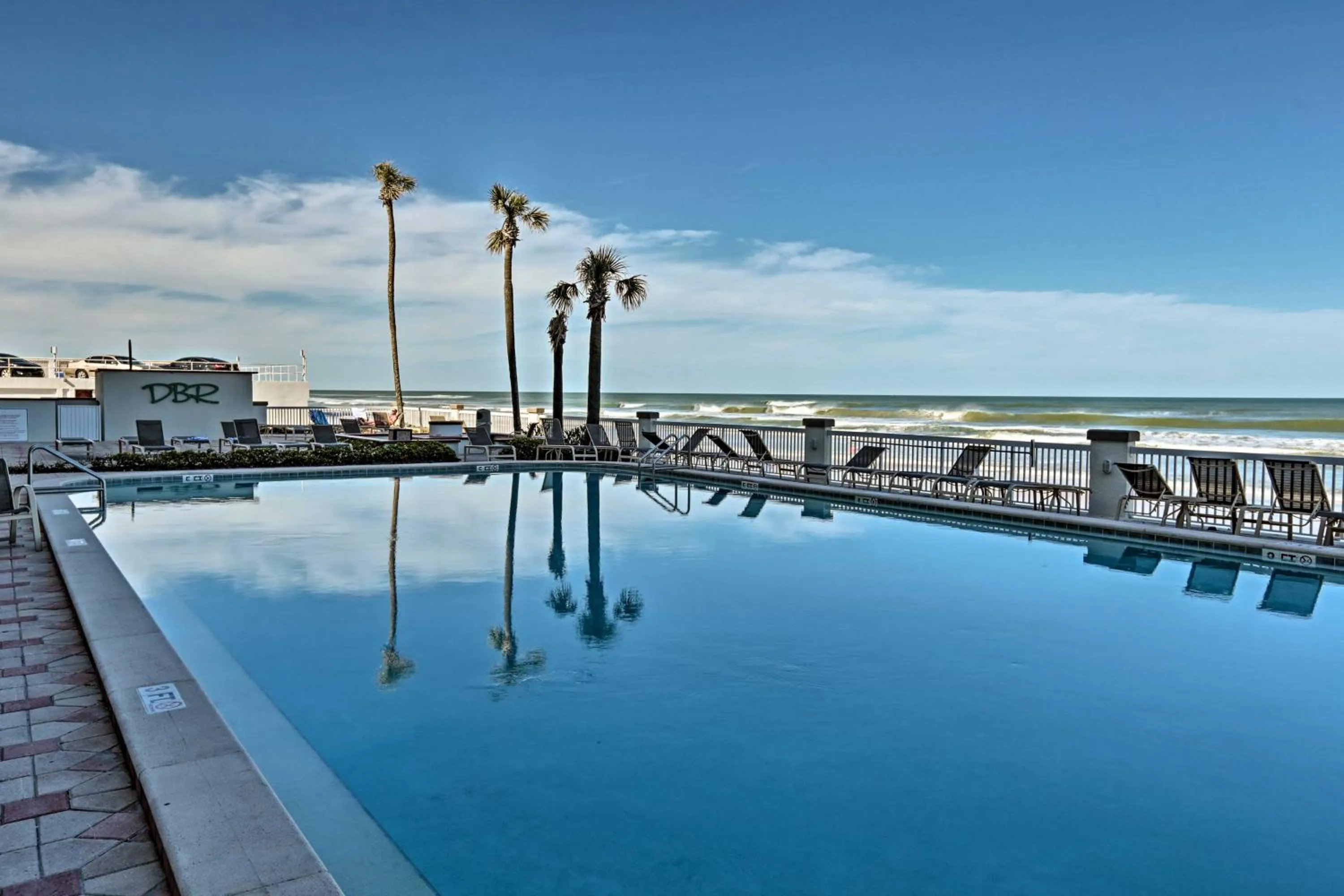 Daytona Beachfront Condo with Ocean View