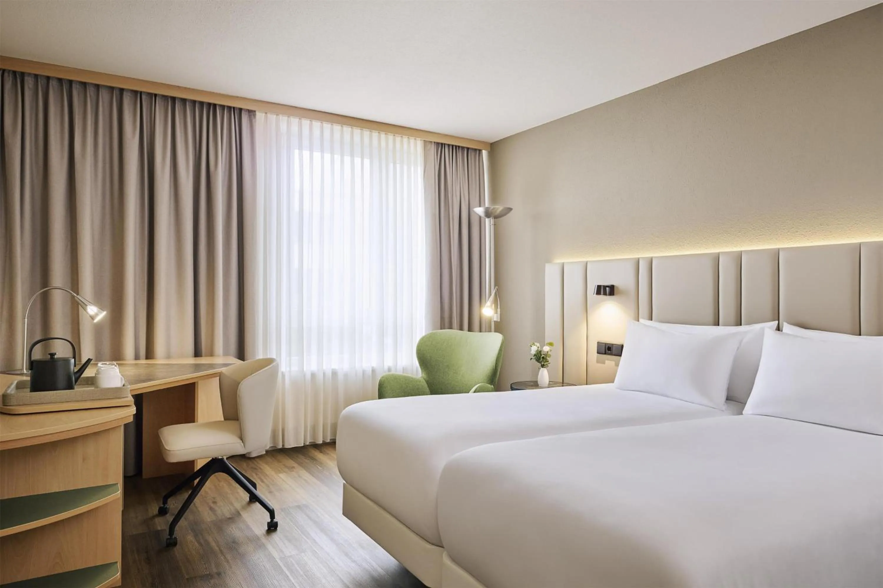 Bedroom, Bed in NH Leipzig Messe