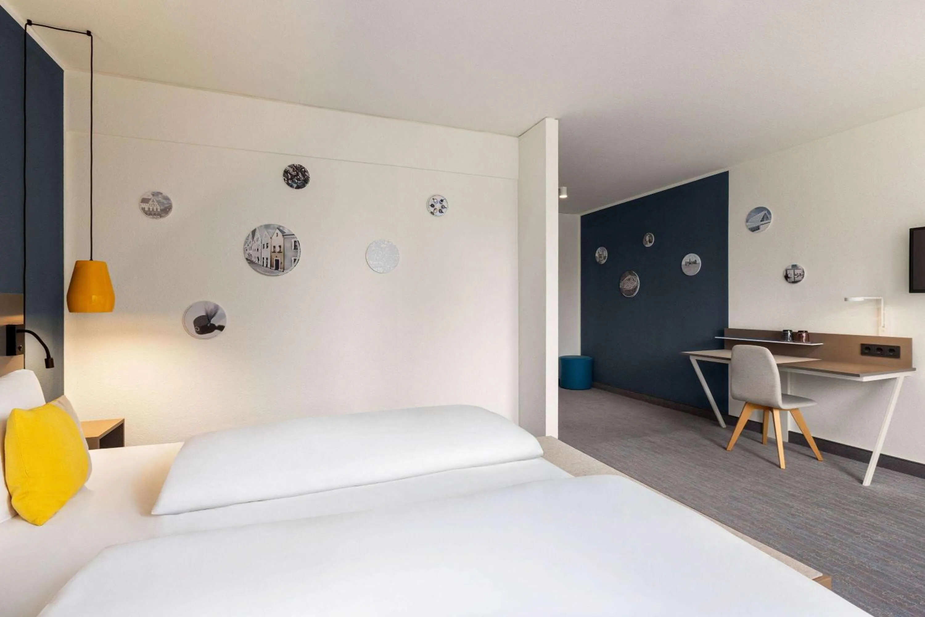 Photo of the whole room, Bed in Vienna House Easy by Wyndham Amberg