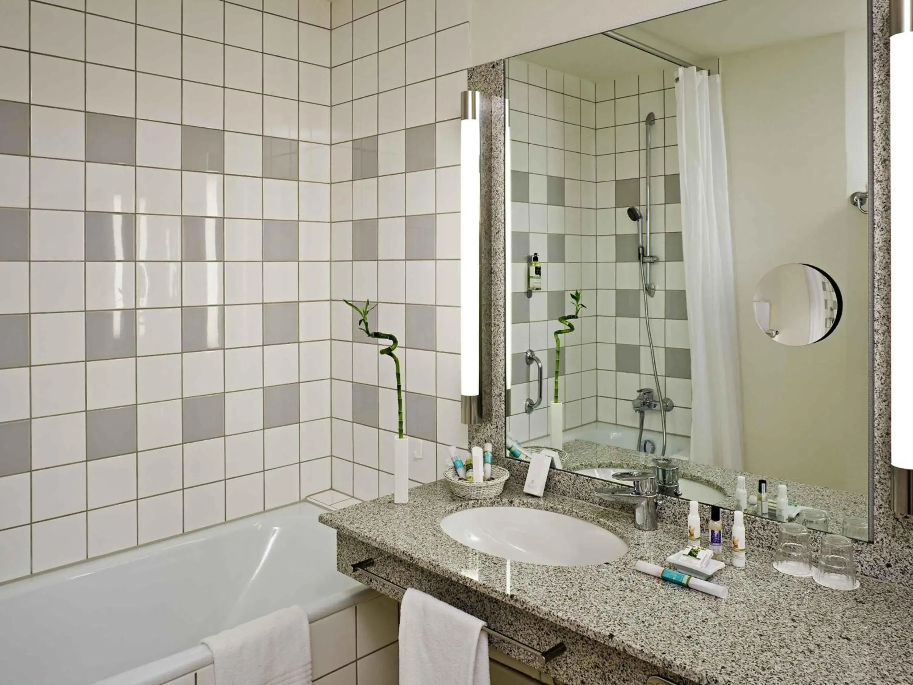 Standard Twin Room in Mercure Hotel am Messeplatz Offenburg Standard Twin Room in Mercure Hotel am Messeplatz Offenburg