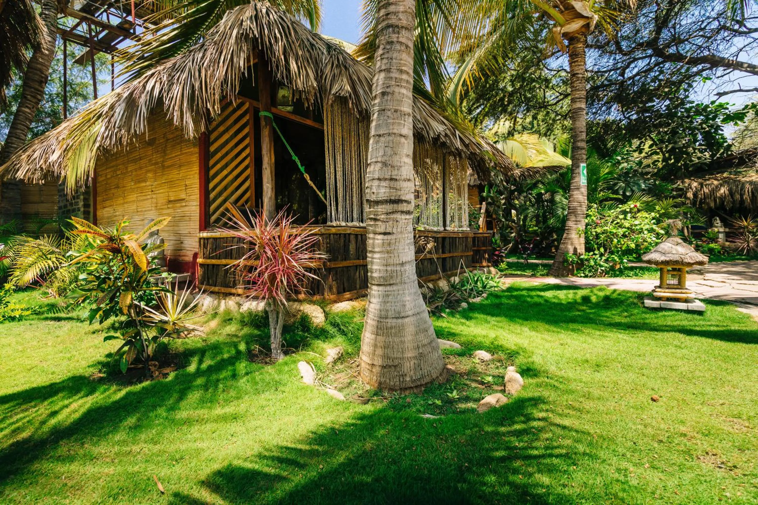 Garden in Kimbas Bungalows Mancora