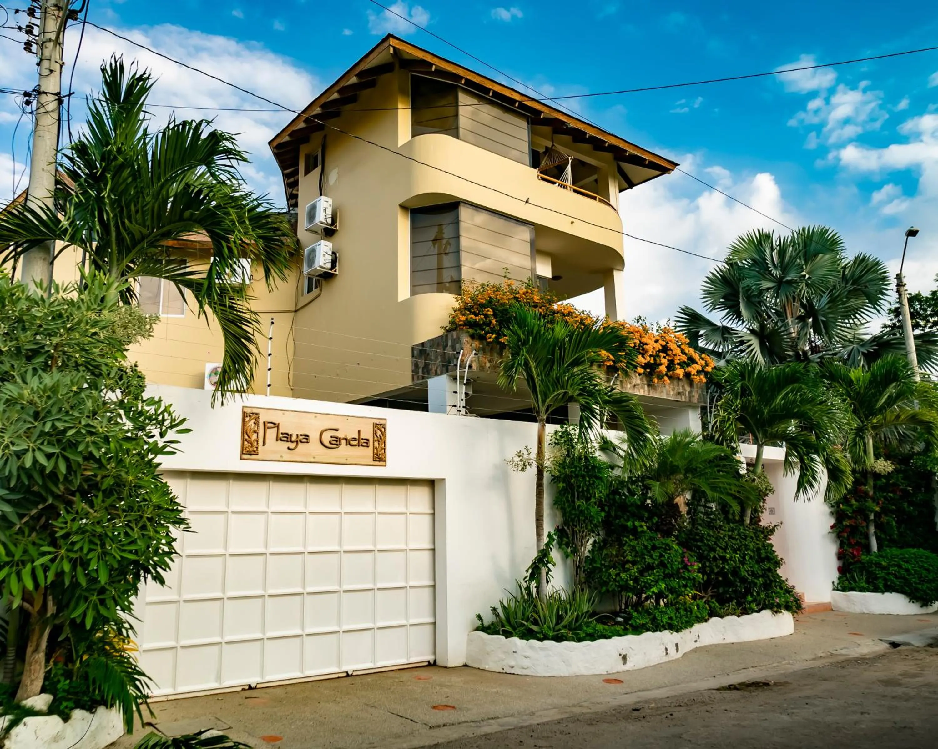 Facade/entrance in Hotel Boutique Playa Canela Ecuador