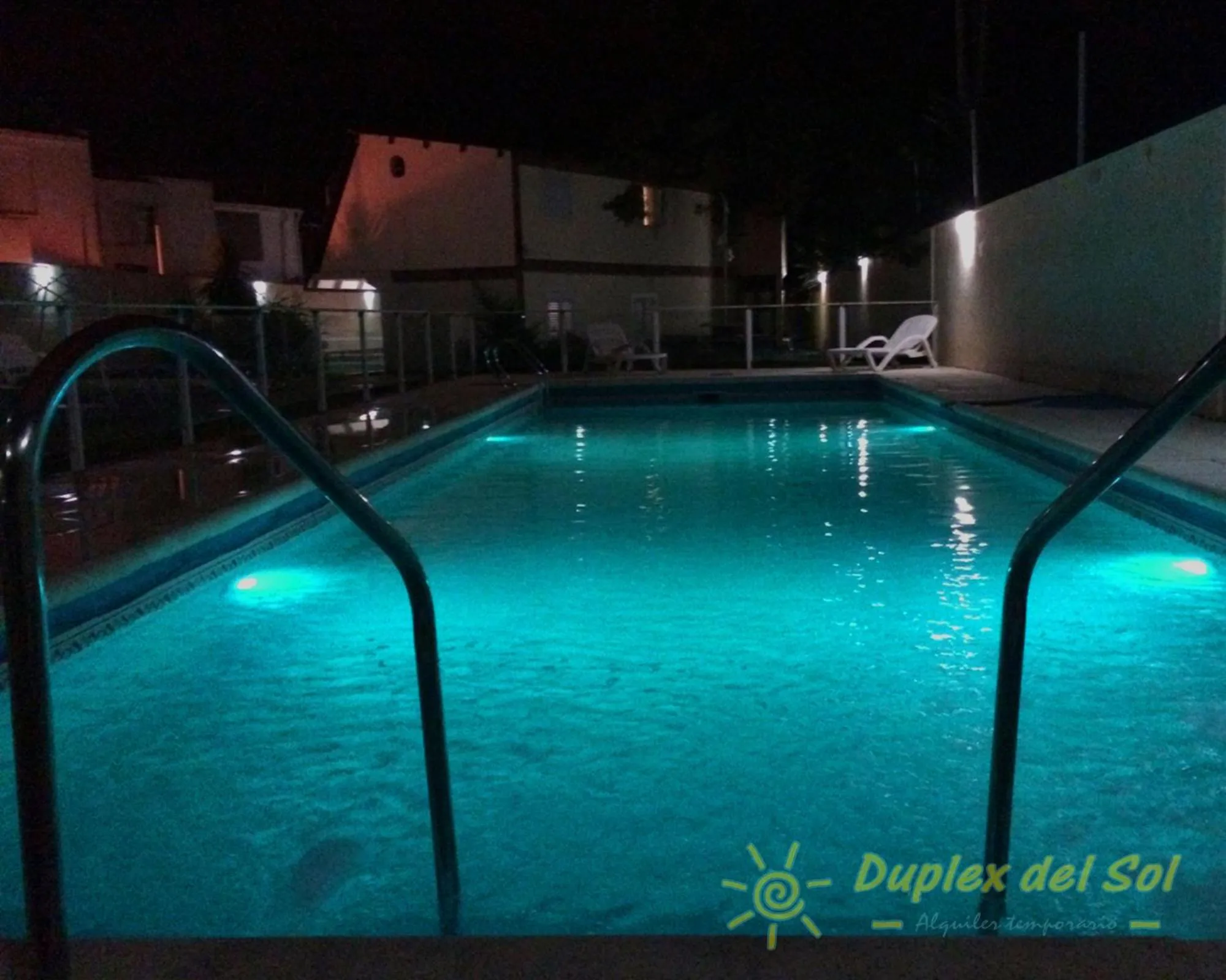 Swimming pool in Duplex del Sol