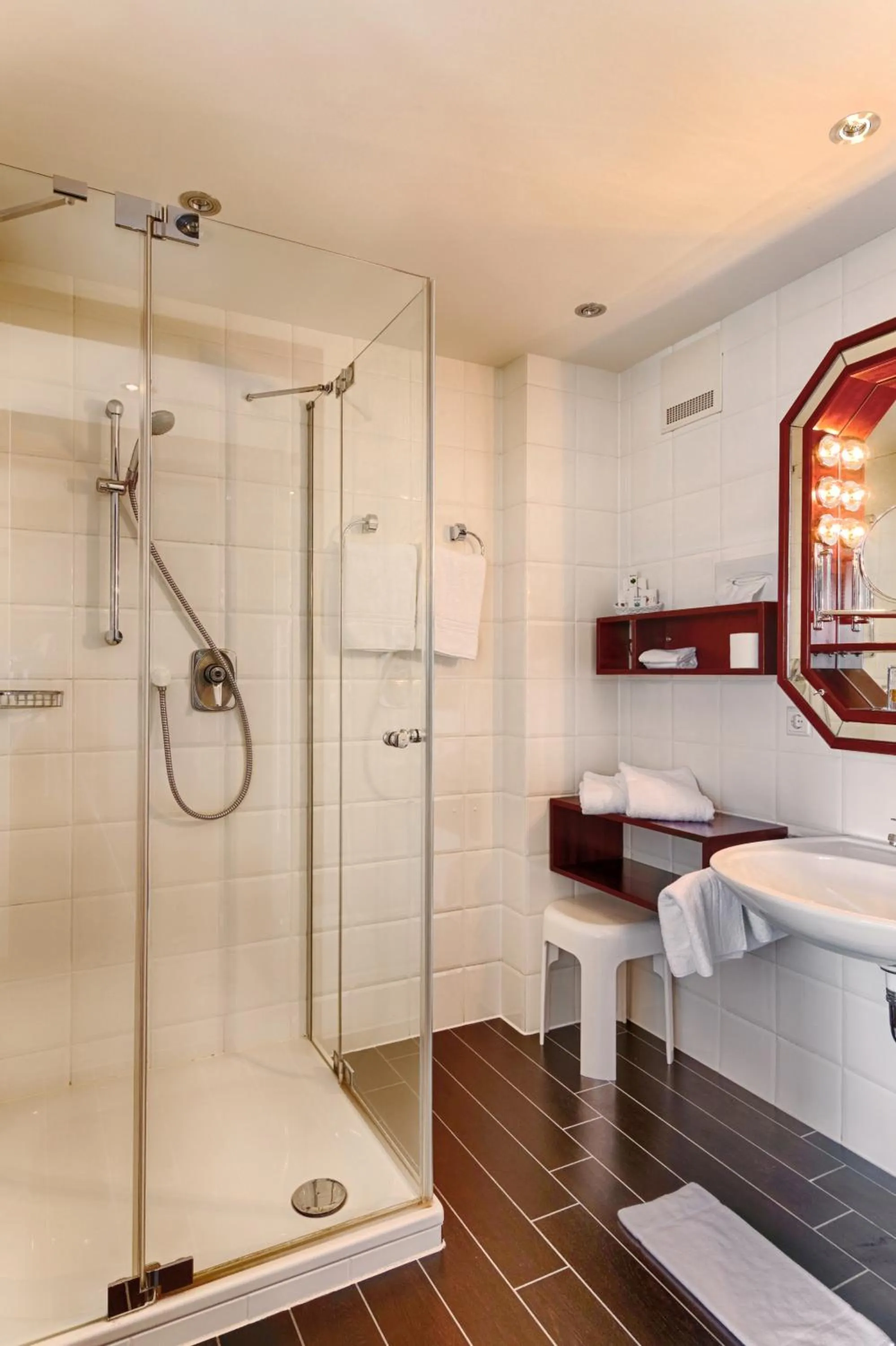 Bathroom in Akzent Hotel Löwen