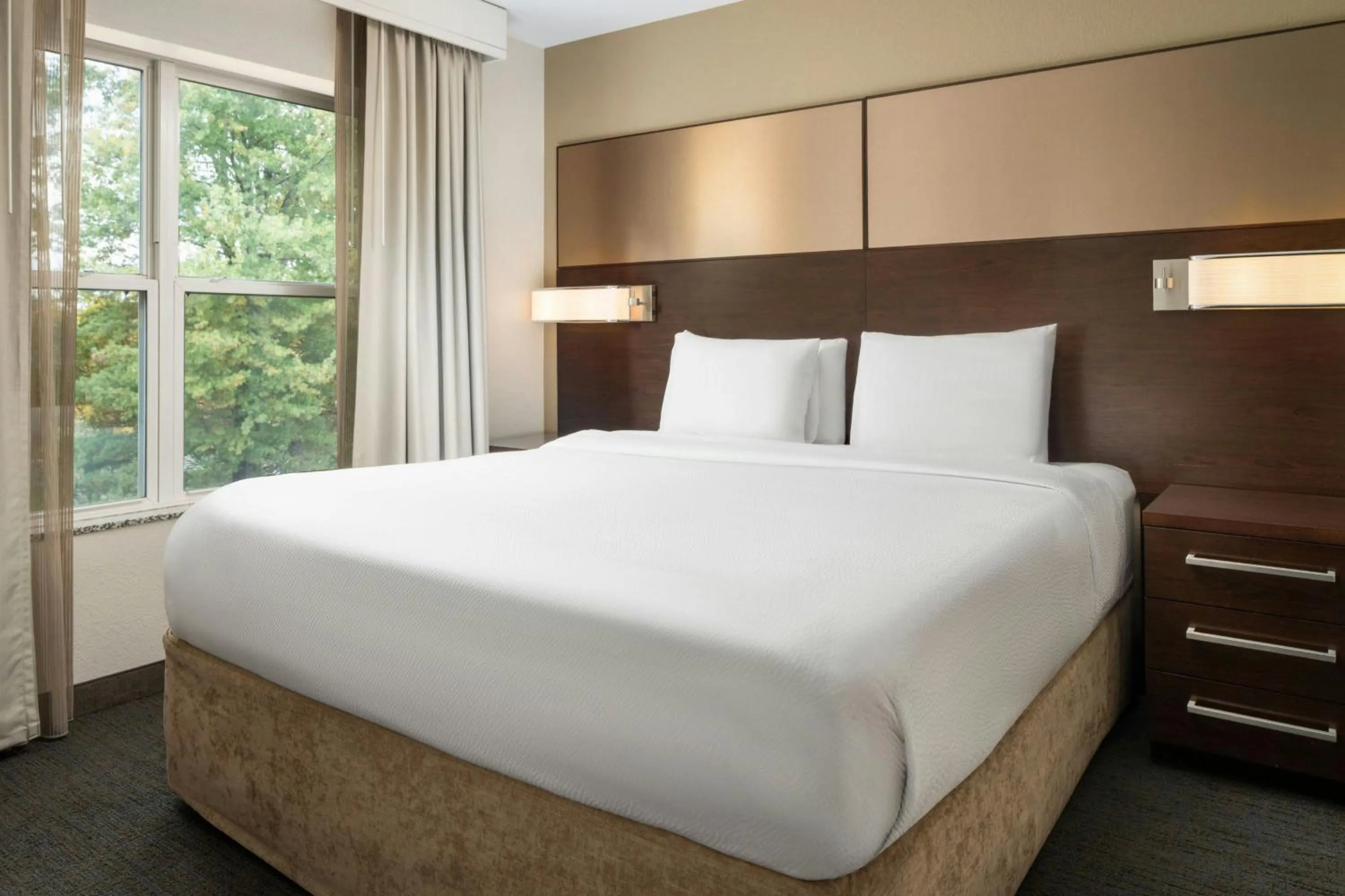 Bedroom, Bed in Residence Inn by Marriott Springfield Chicopee