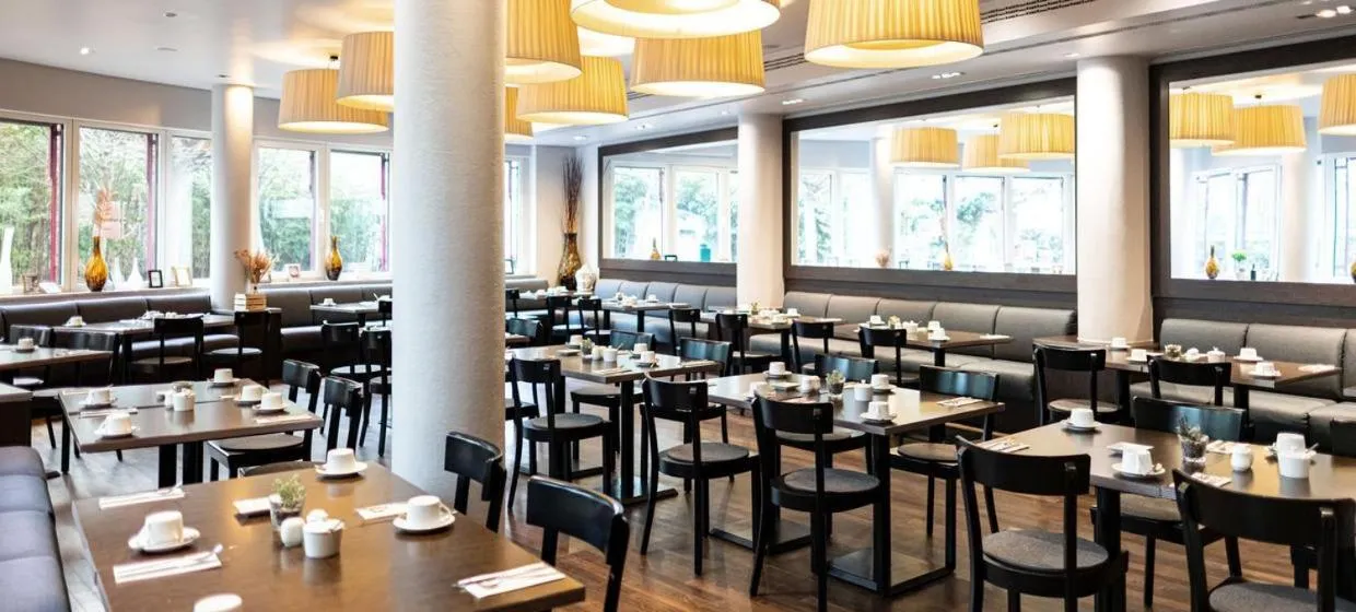 Breakfast in Bristol Hotel - Frankfurt City Centre - Central