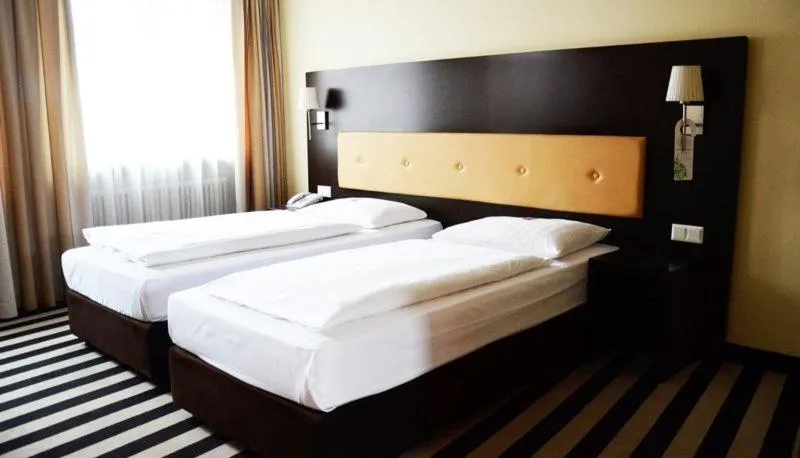 Bed in Bristol Hotel - Frankfurt City Centre - Central
