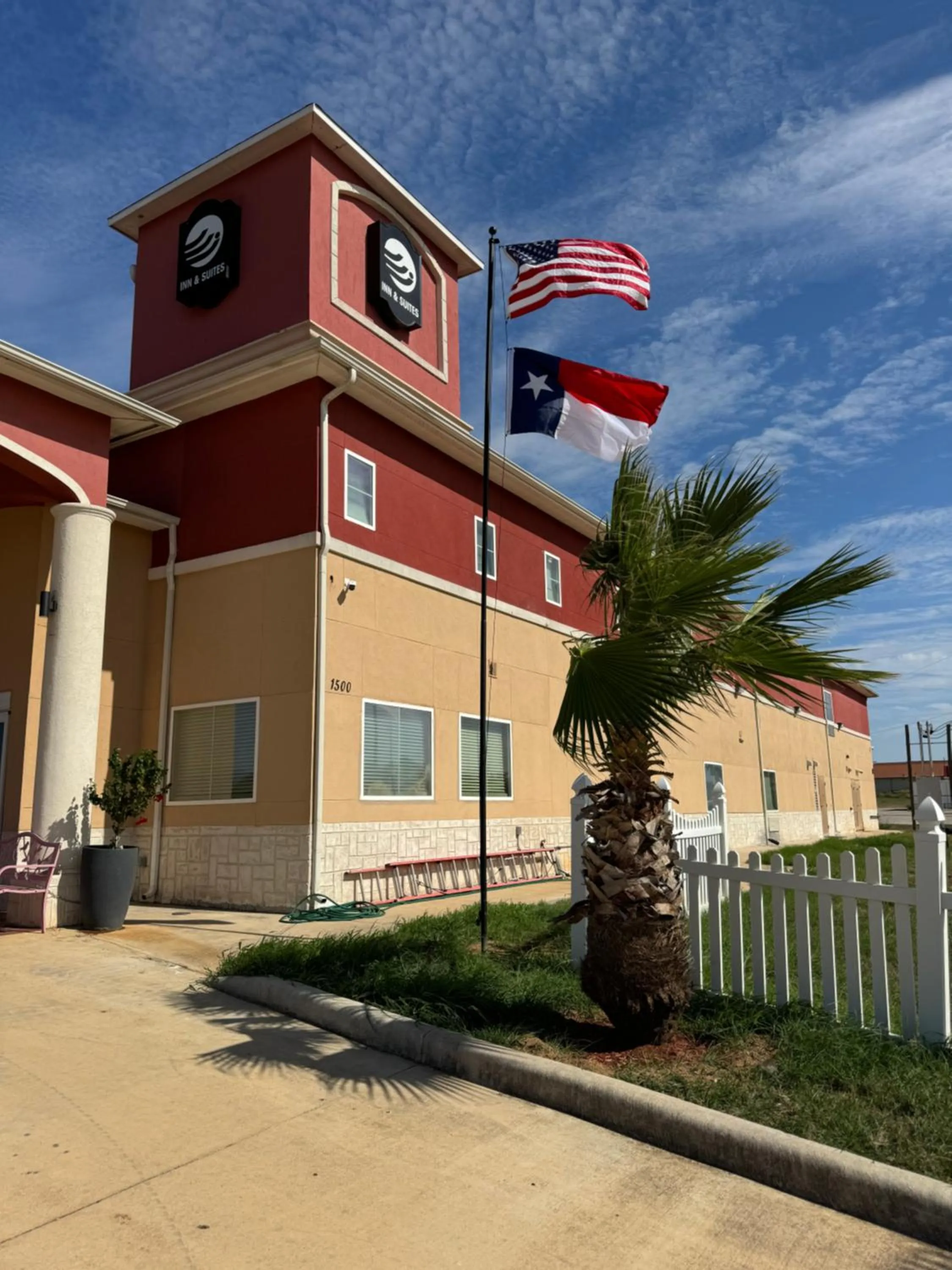 Executive Inn & Suites