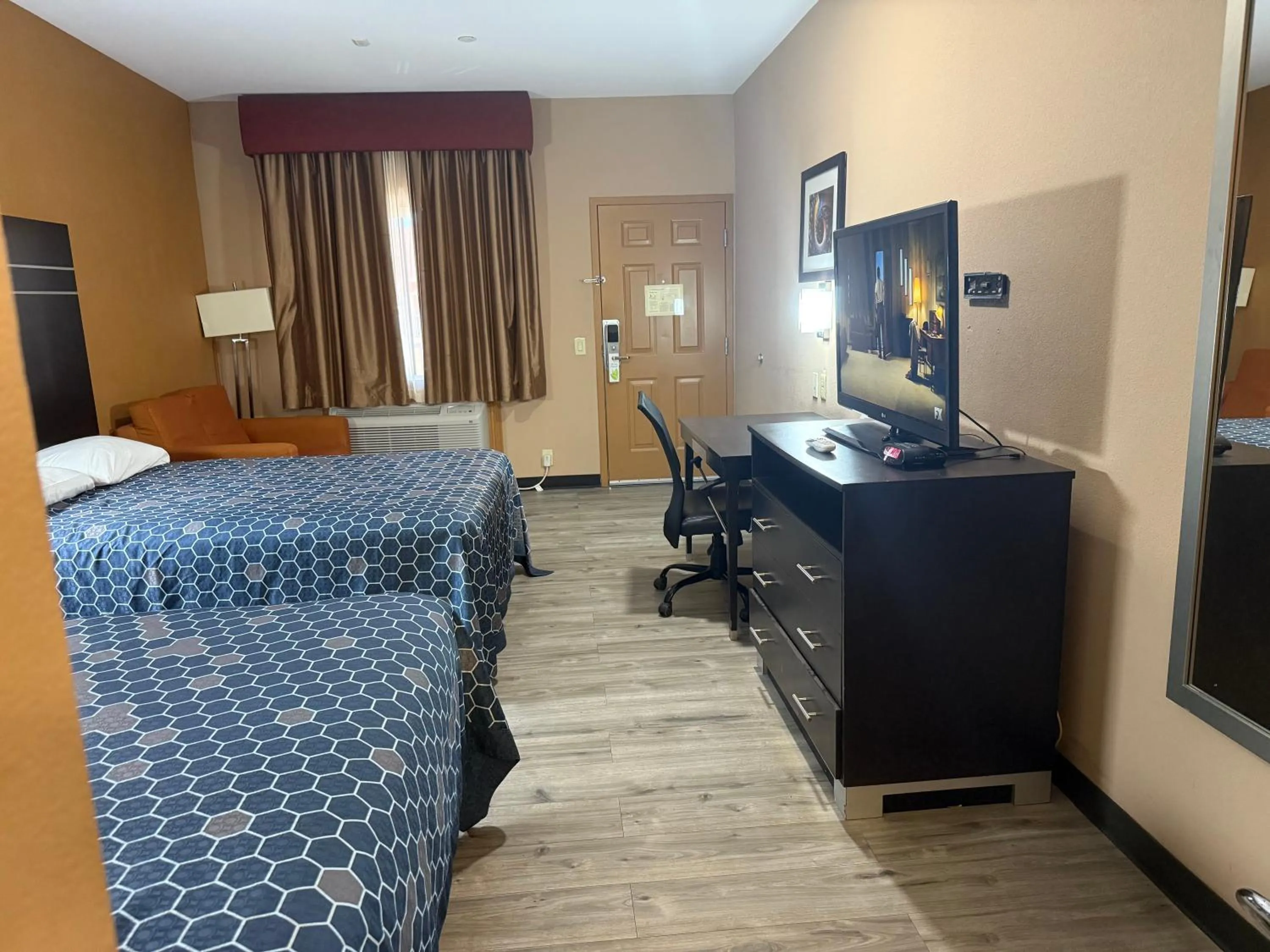 Bed in Executive Inn & Suites