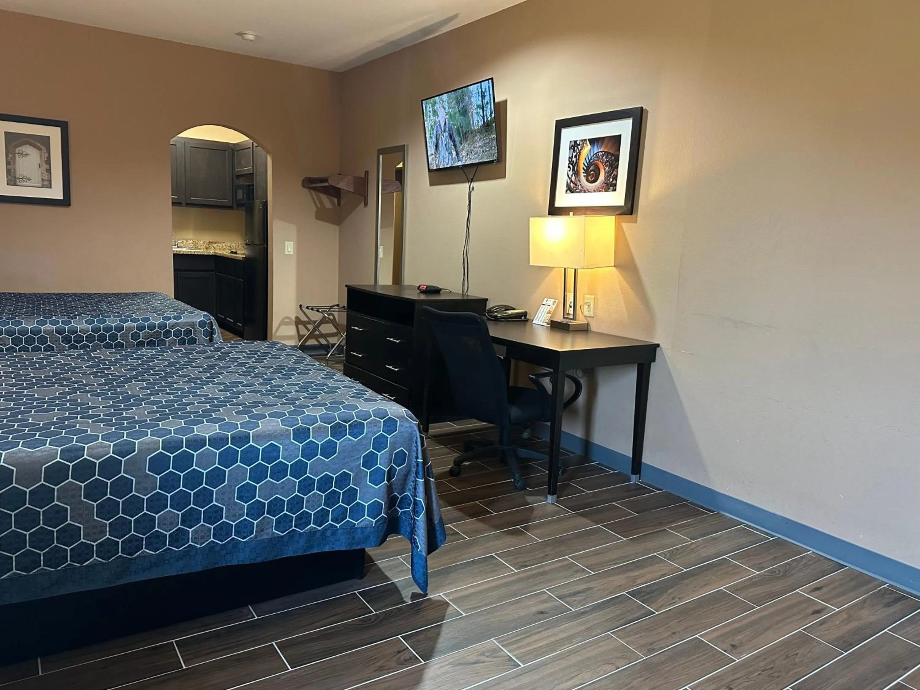 Bedroom, Bed in Executive Inn & Suites