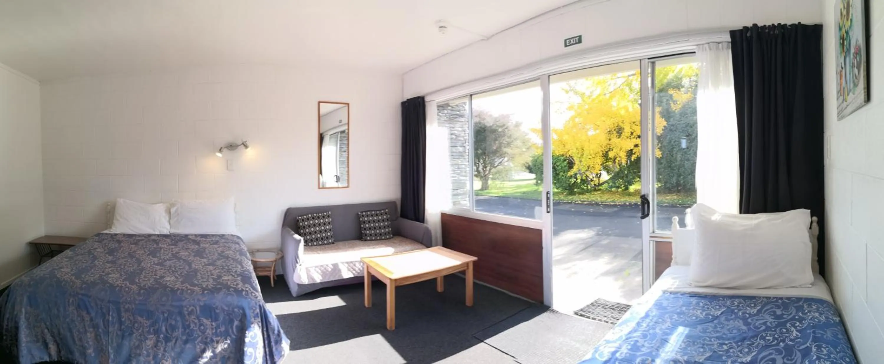 Bed in Cambrian Lodge Motel