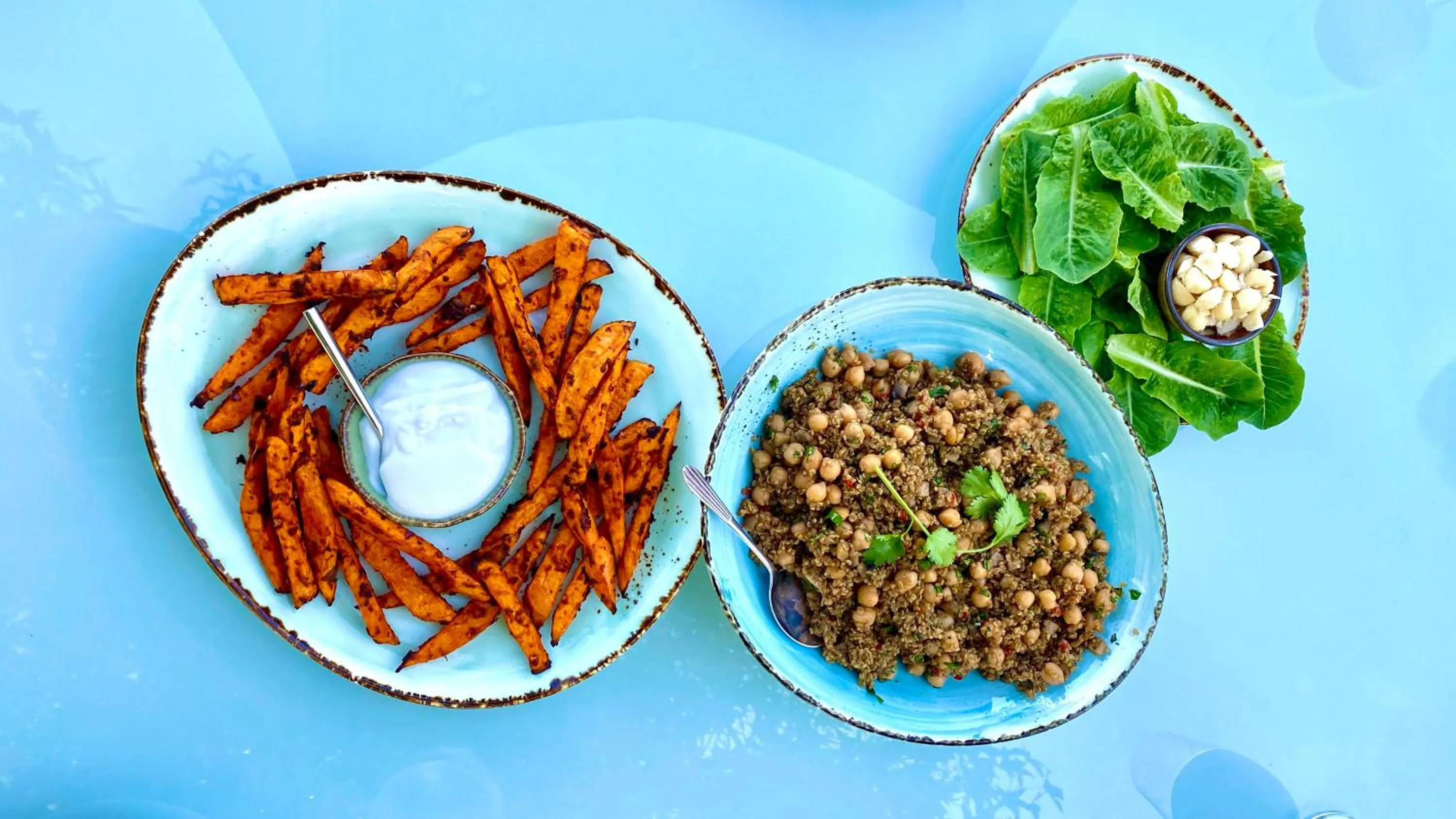 Food and drinks in Whakaipo Lodge