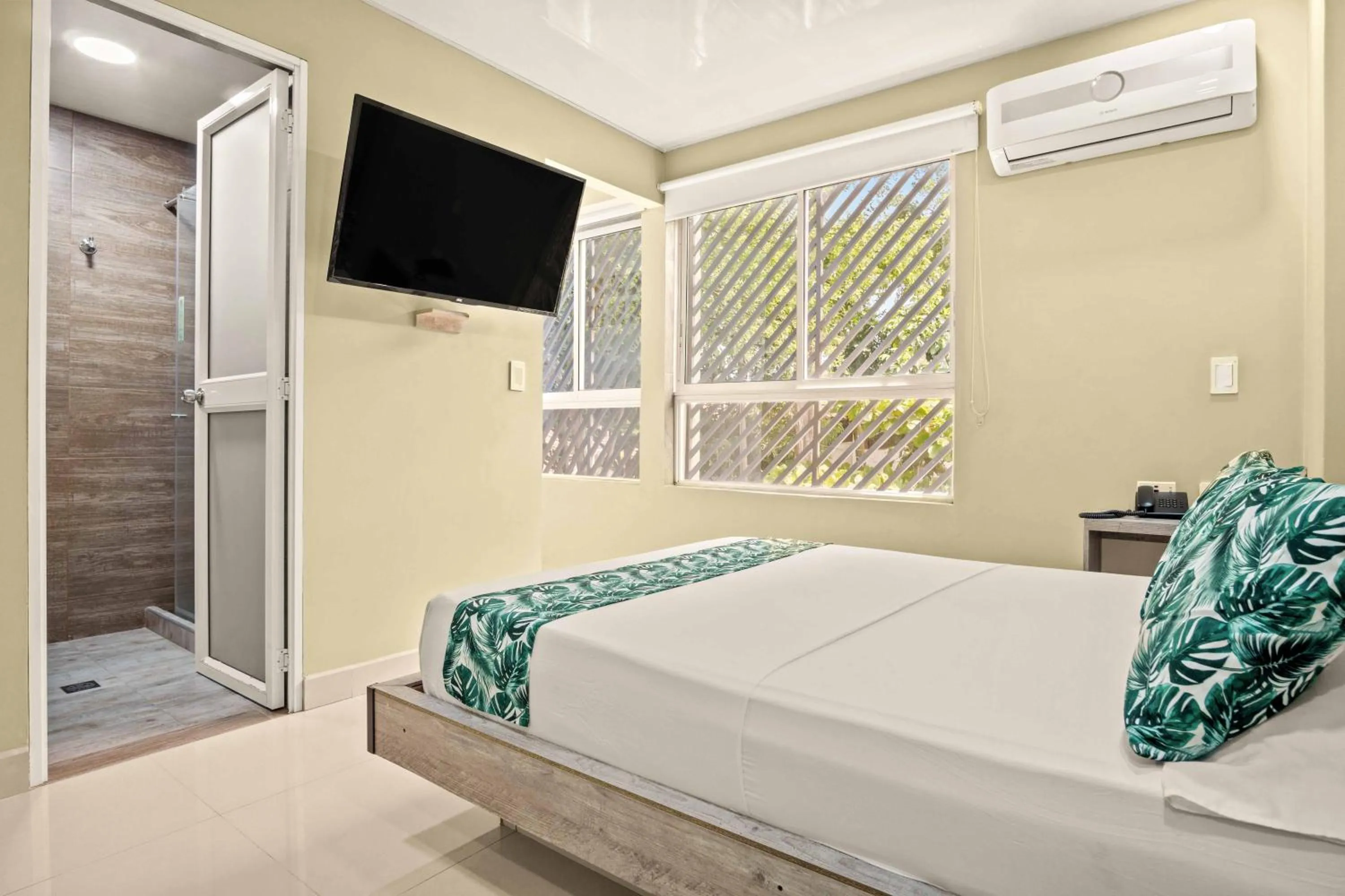 Landmark view, Bed in Hotel Eco Suite