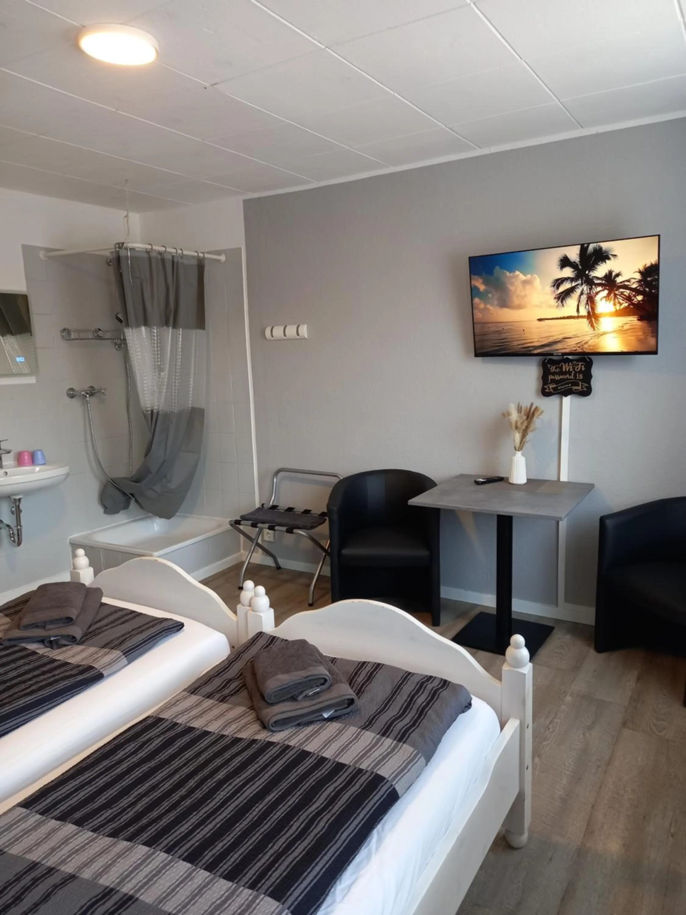 Bathroom, Bed in Landgasthof "Hotel zum Norden"