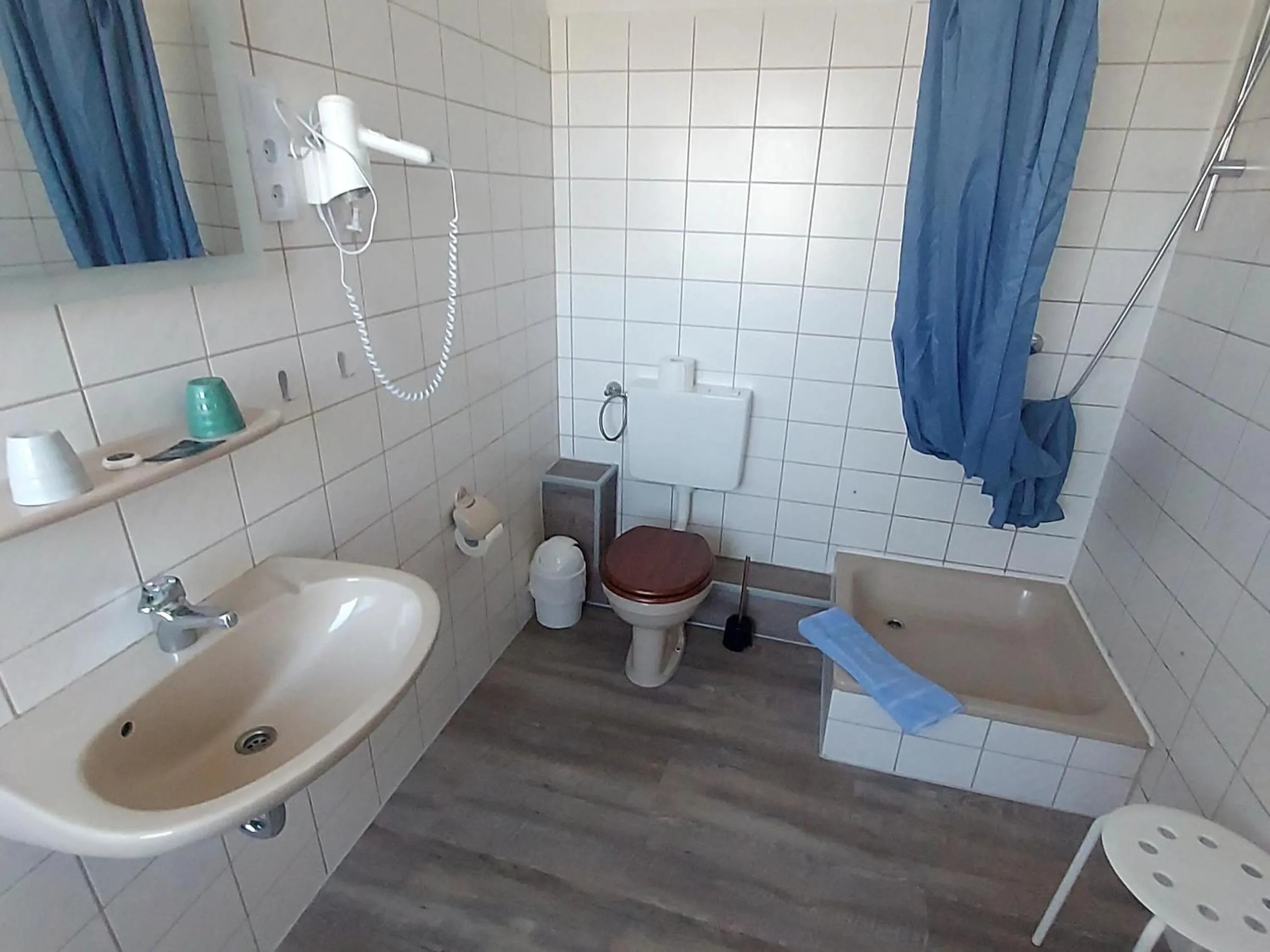 Shower in Landgasthof "Hotel zum Norden"