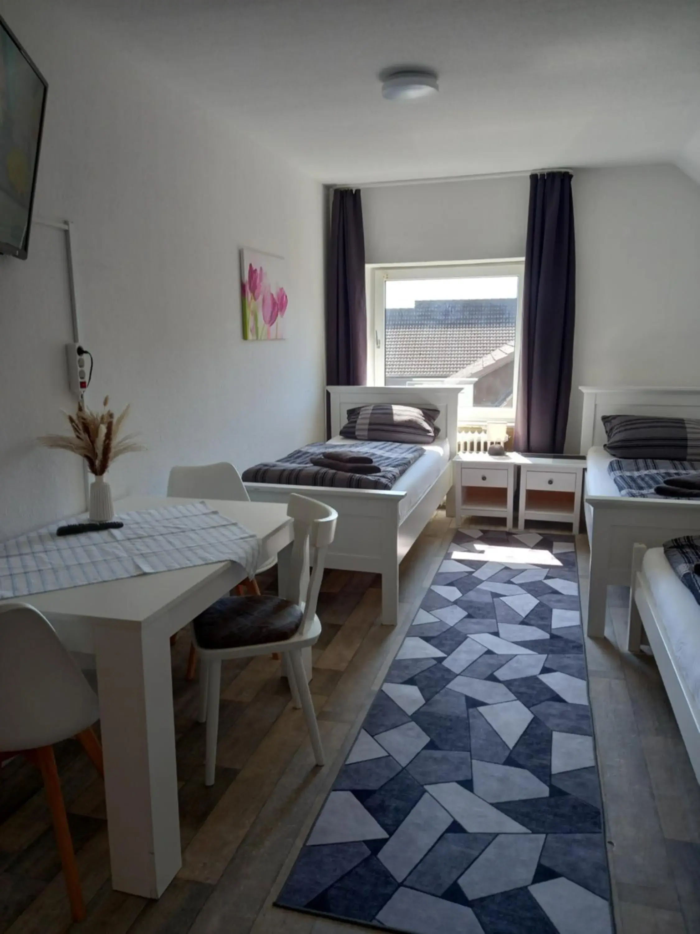 Triple Room with 3 single beds - single occupancy in Landgasthof "Hotel zum Norden" Triple Room with 3 single beds - single occupancy in Landgasthof "Hotel zum Norden"