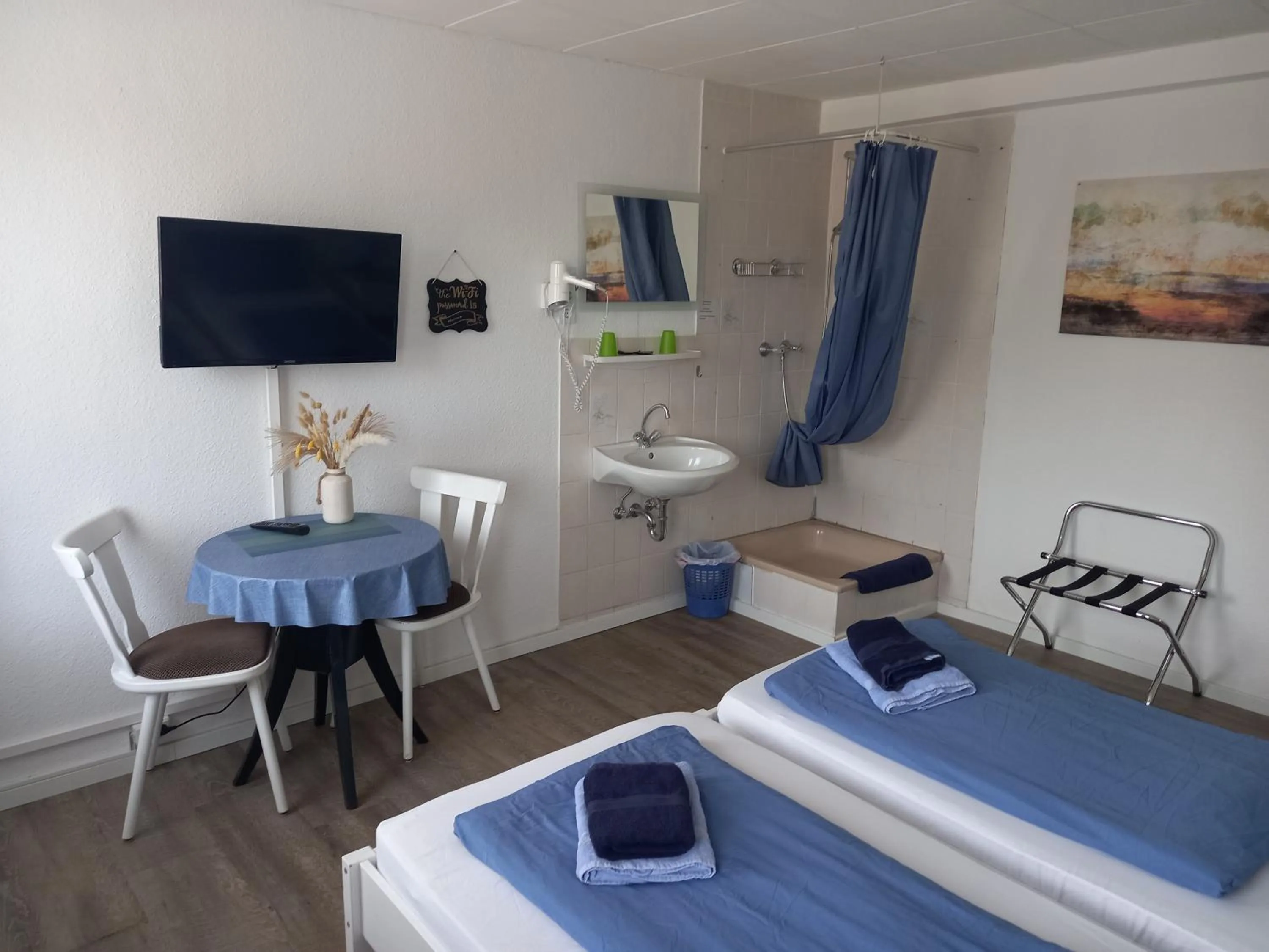 Bed in Landgasthof "Hotel zum Norden"