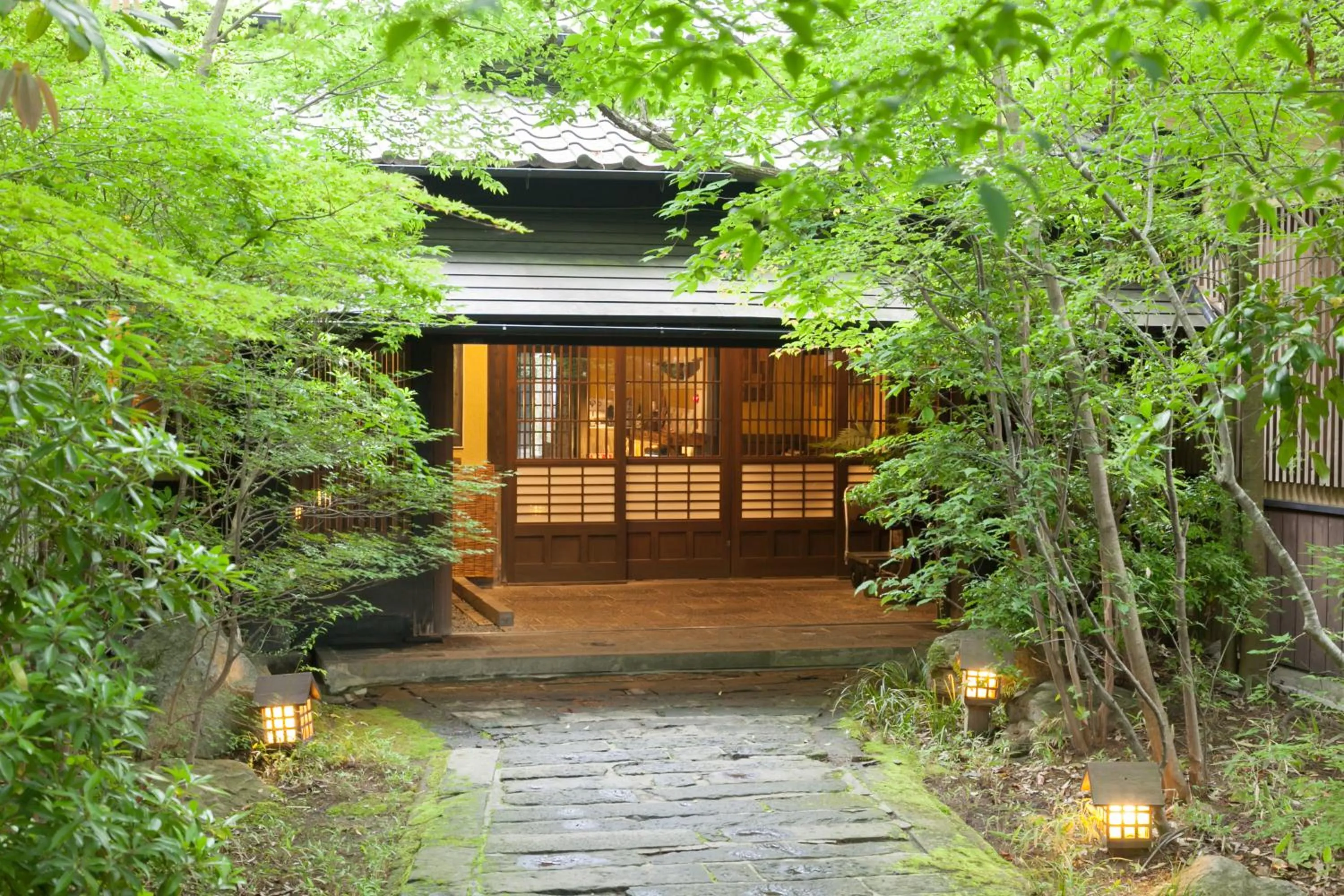 Facade/entrance in Yamashinobu