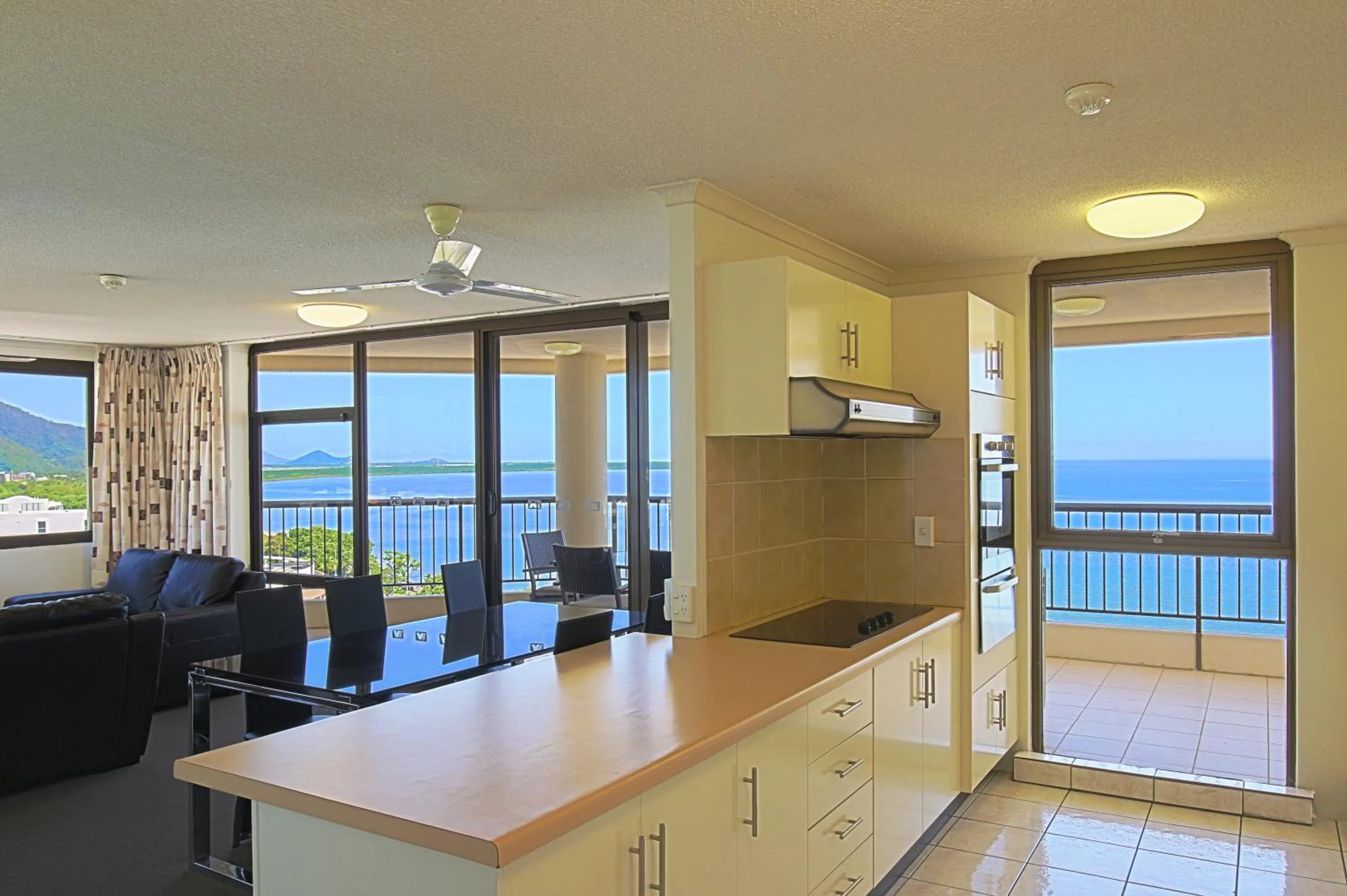 Dining area in Cairns Aquarius