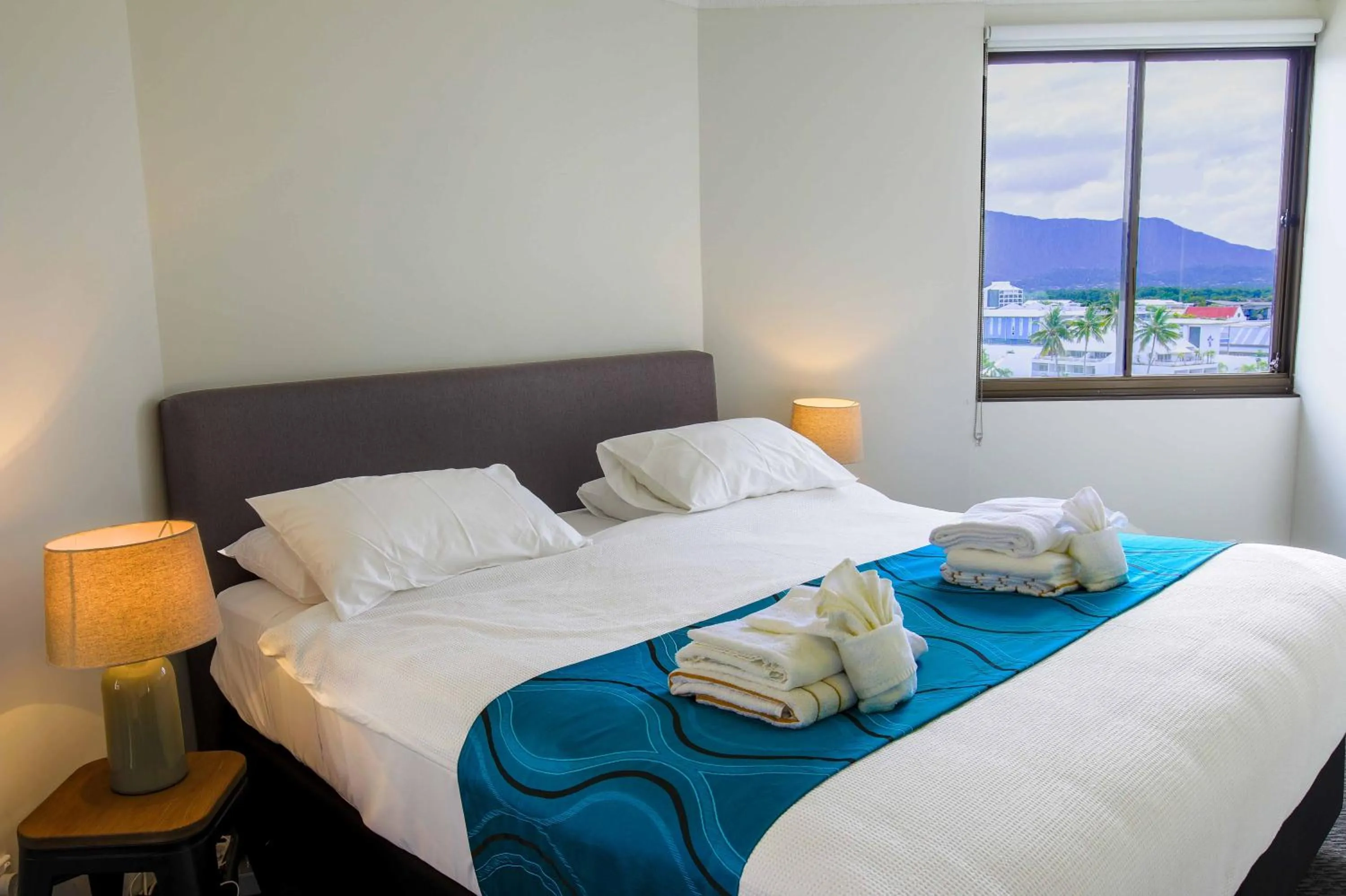 Bedroom, Bed in Cairns Aquarius