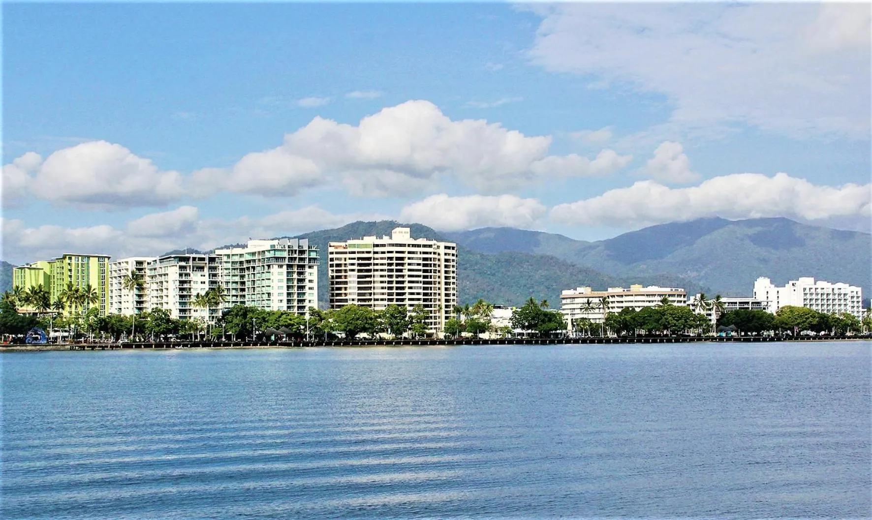 Property building in Cairns Aquarius