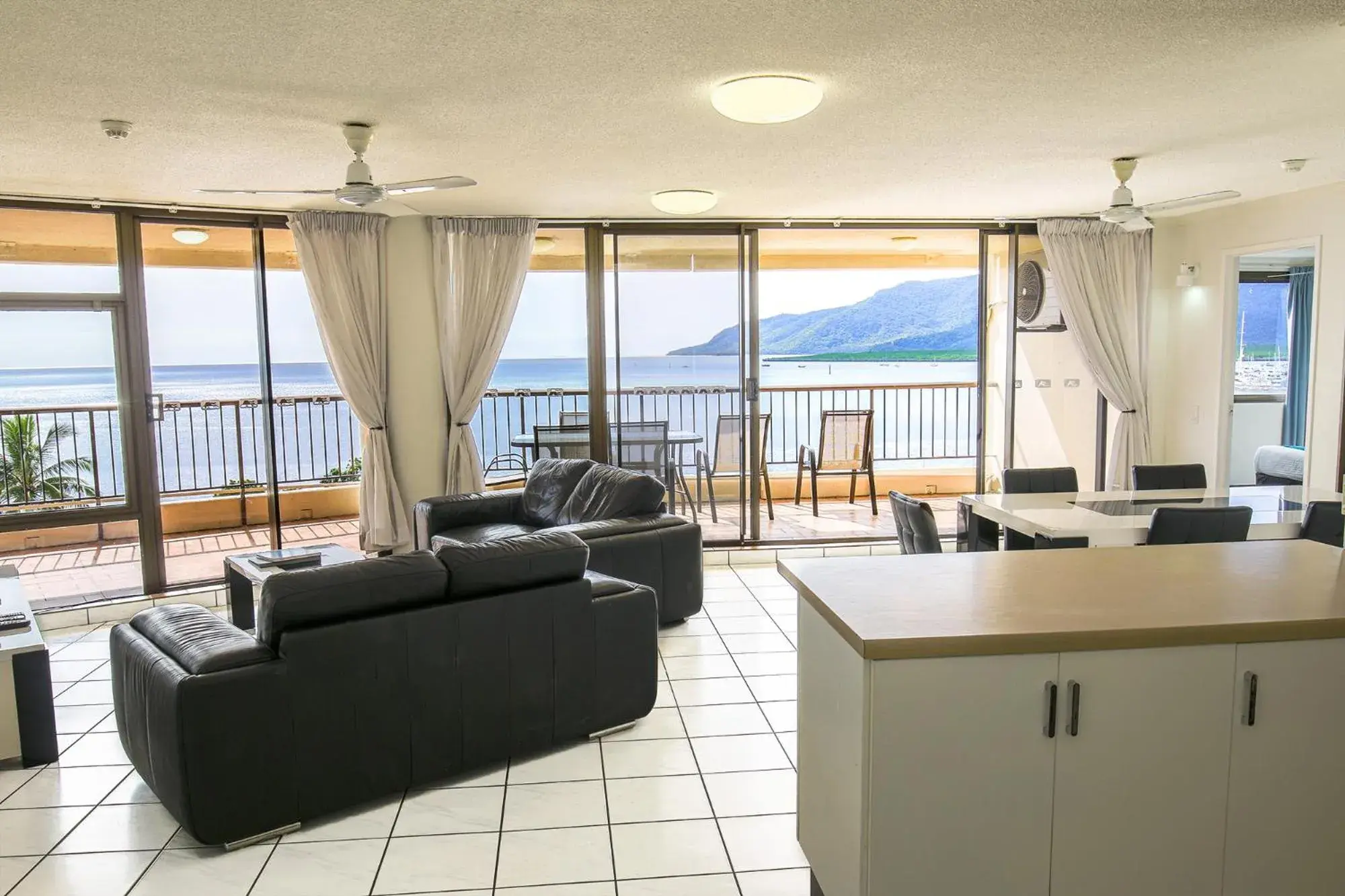 Standard Two-Bedroom Apartment in Cairns Aquarius Standard Two-Bedroom Apartment in Cairns Aquarius