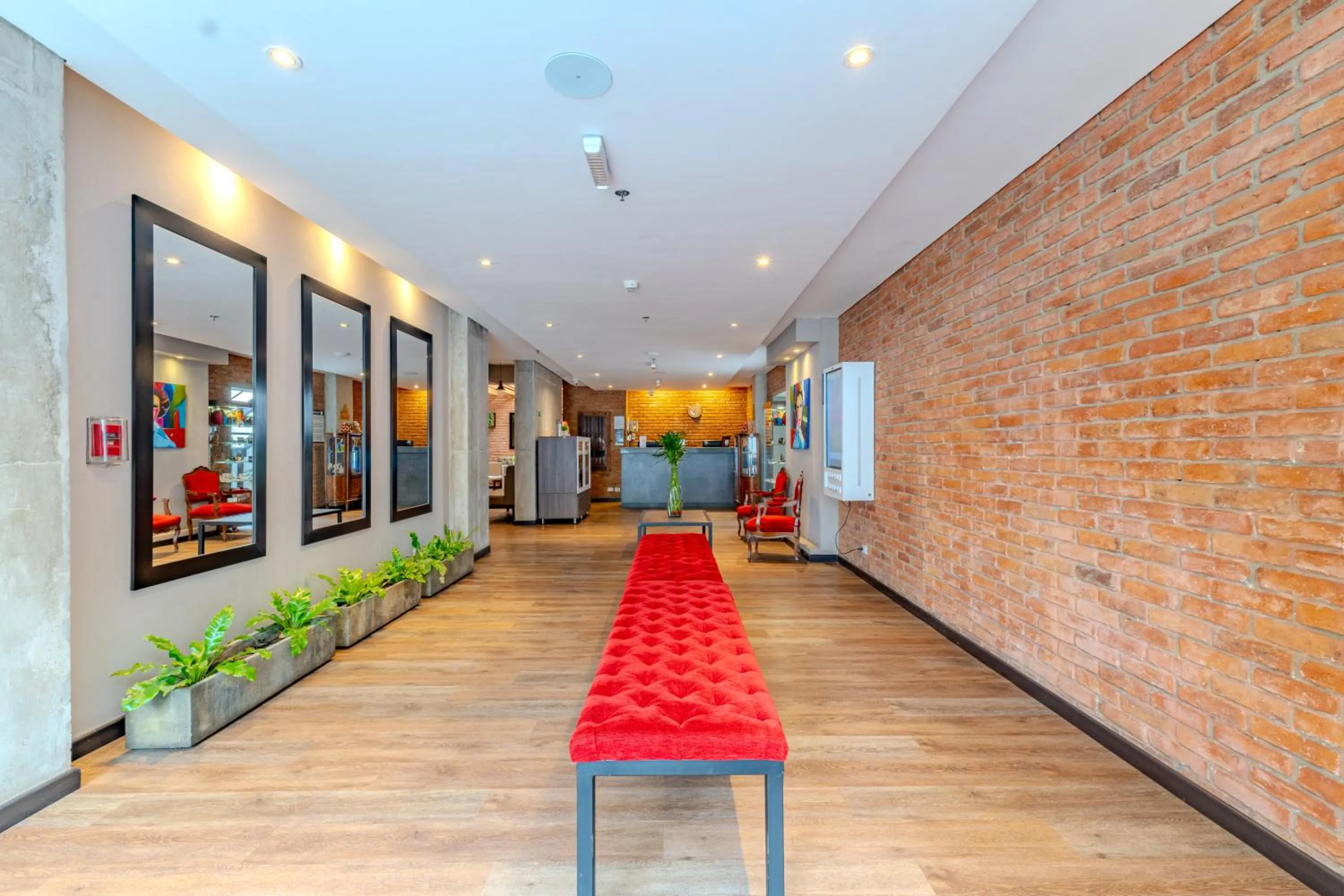 Lobby or reception in Hotel Quinta Norte Chipichape