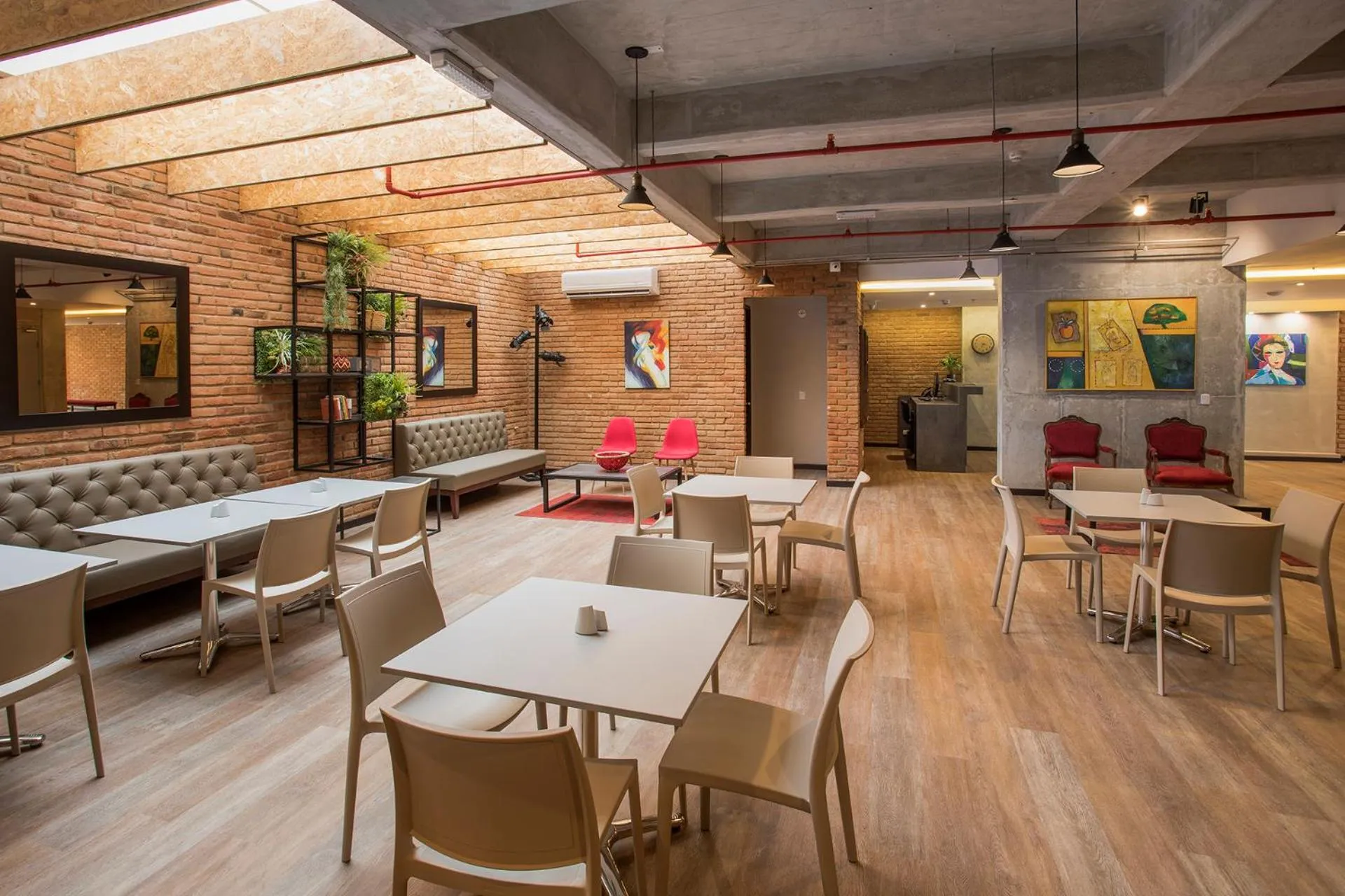 Restaurant/places to eat in Hotel Quinta Norte Chipichape