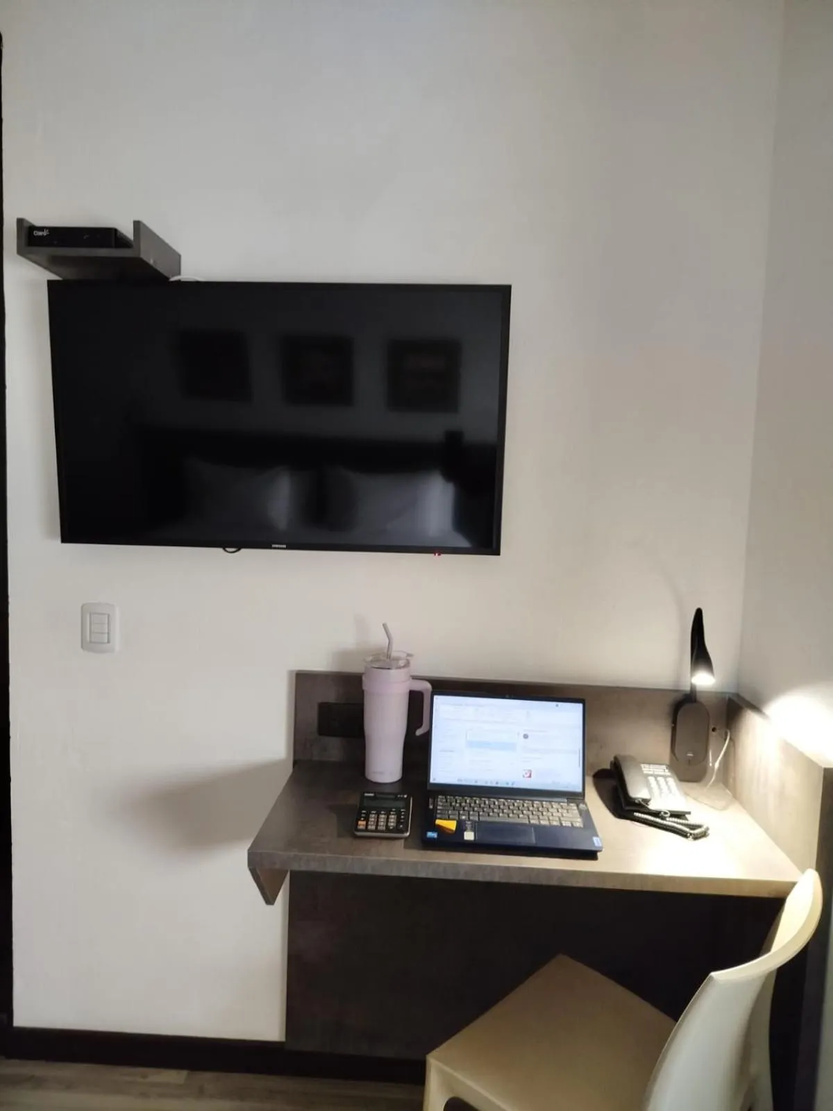 TV and multimedia in Hotel Quinta Norte Chipichape