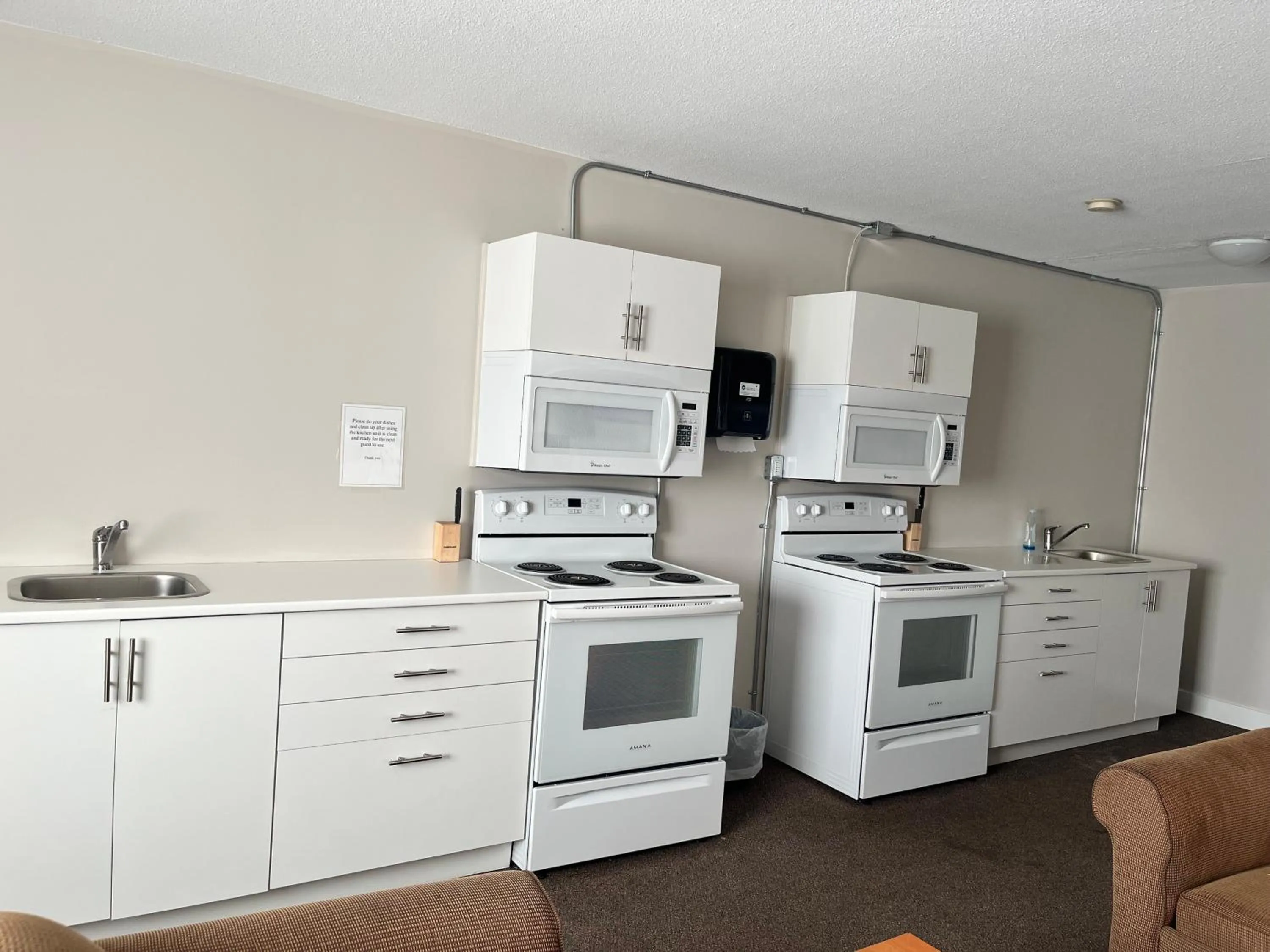 Kitchen or kitchenette in Anavada Inn & Suites - Prince George