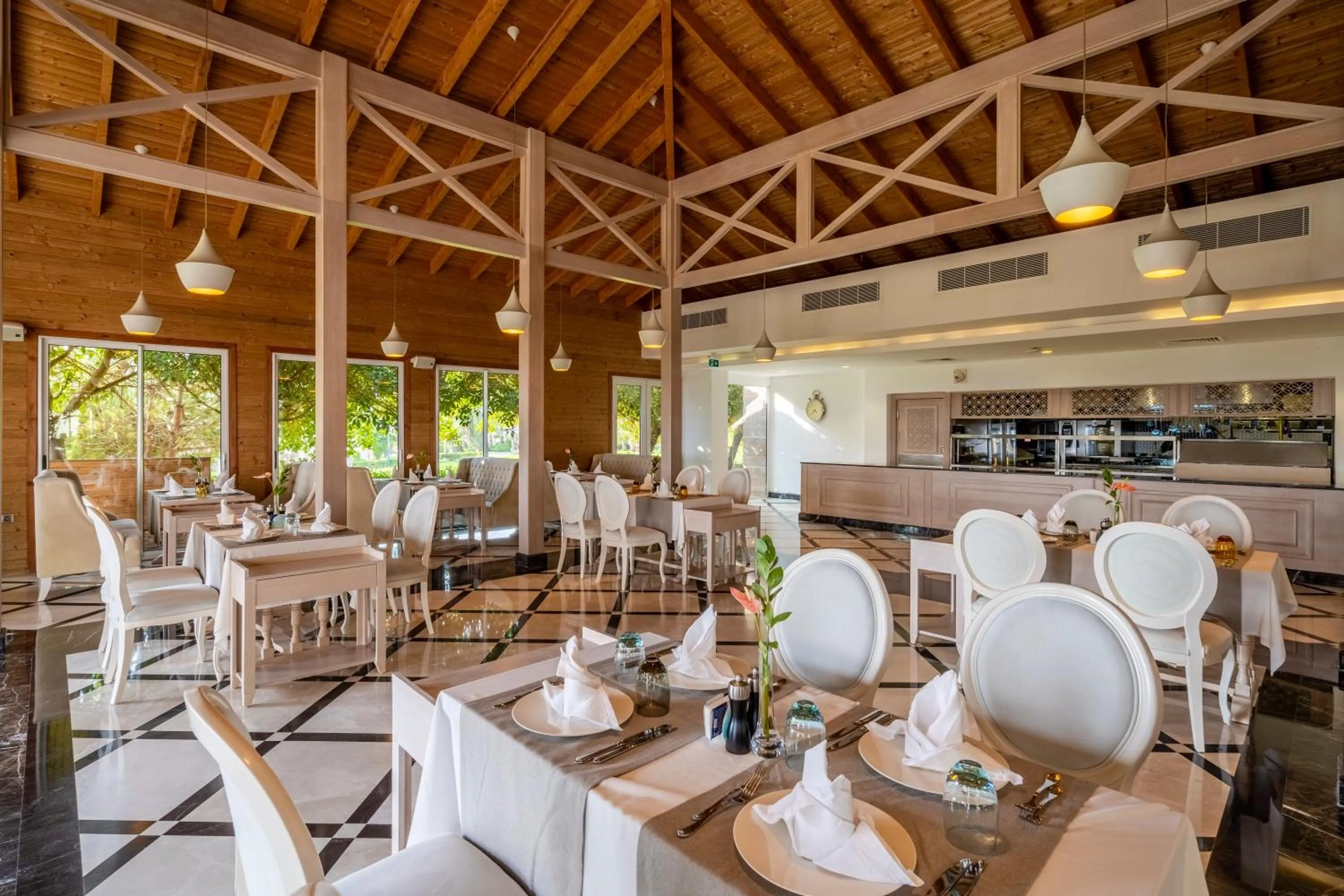 Restaurant/places to eat in Bellis Deluxe Hotel & Heated for Winter Aqua Park