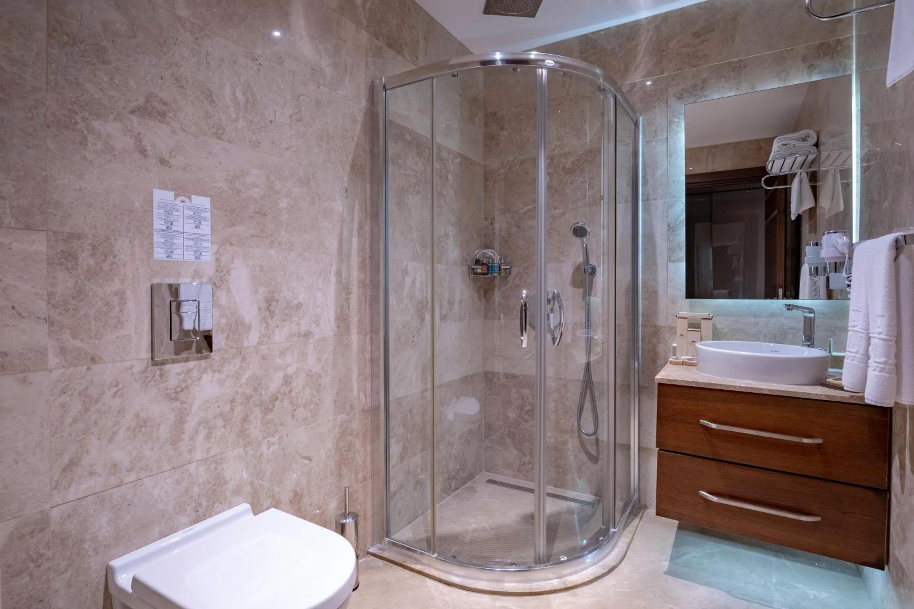 Shower in Bellis Deluxe Hotel & Heated for Winter Aqua Park