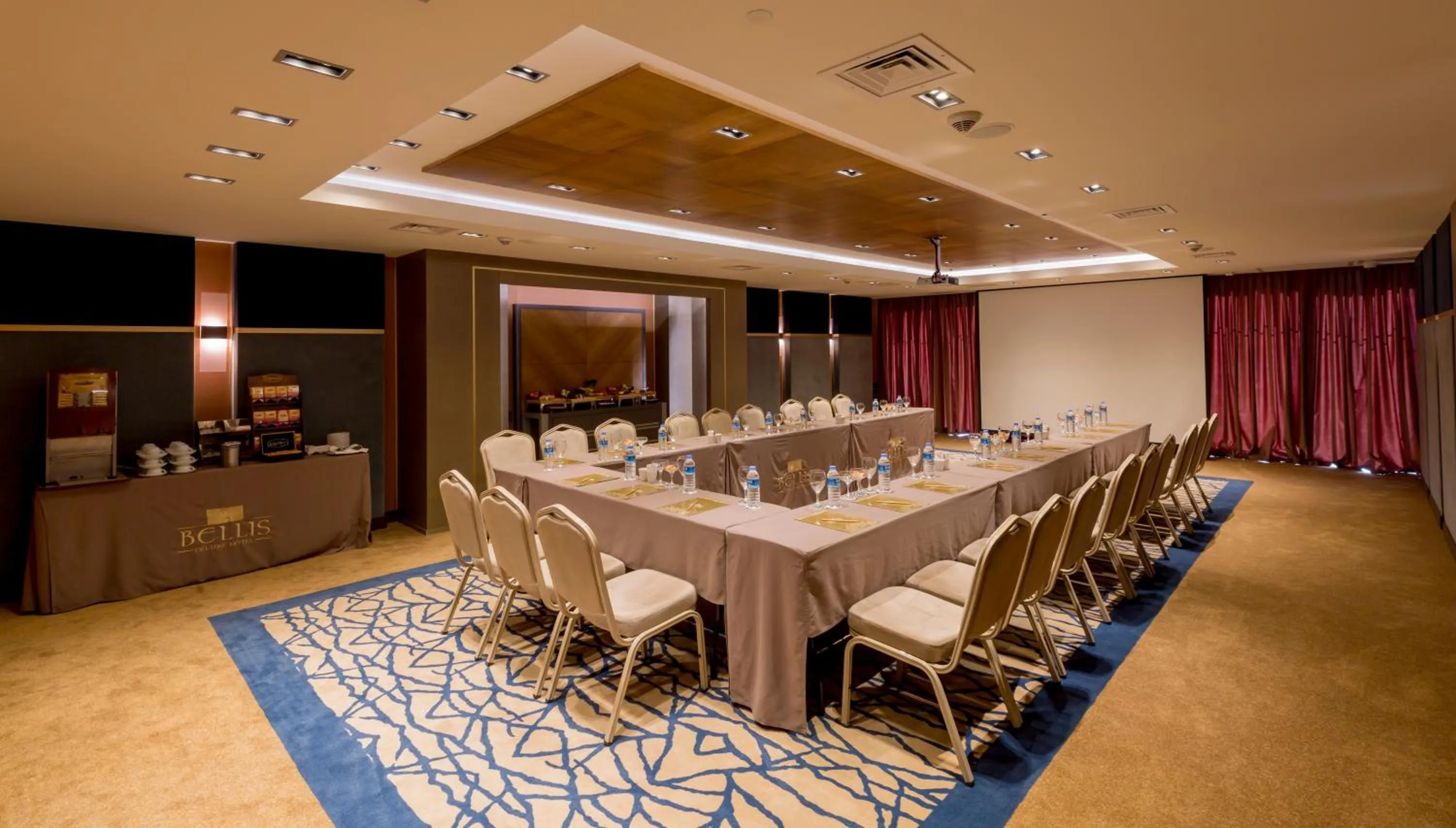 Meeting/conference room in Bellis Deluxe Hotel & Heated for Winter Aqua Park