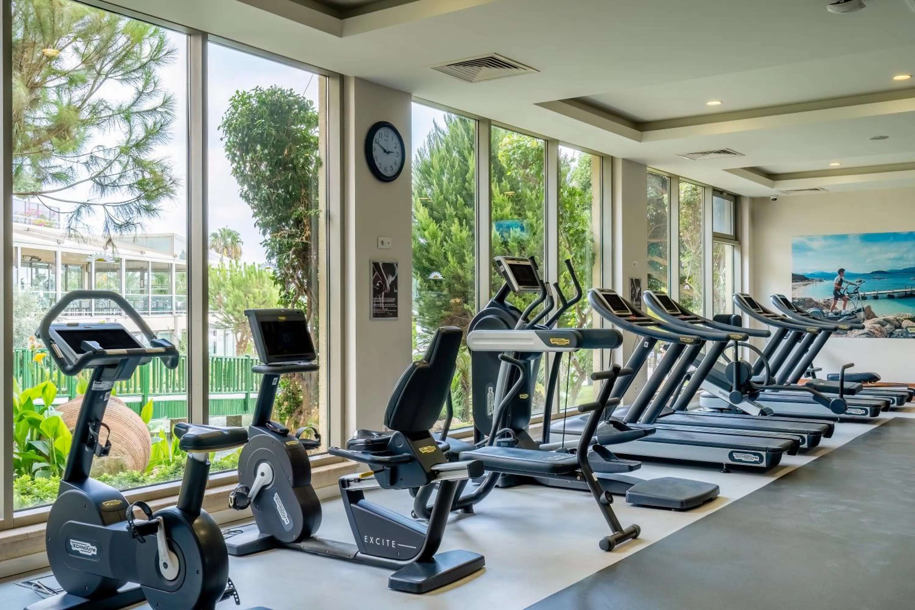 Fitness centre/facilities in Bellis Deluxe Hotel & Heated for Winter Aqua Park