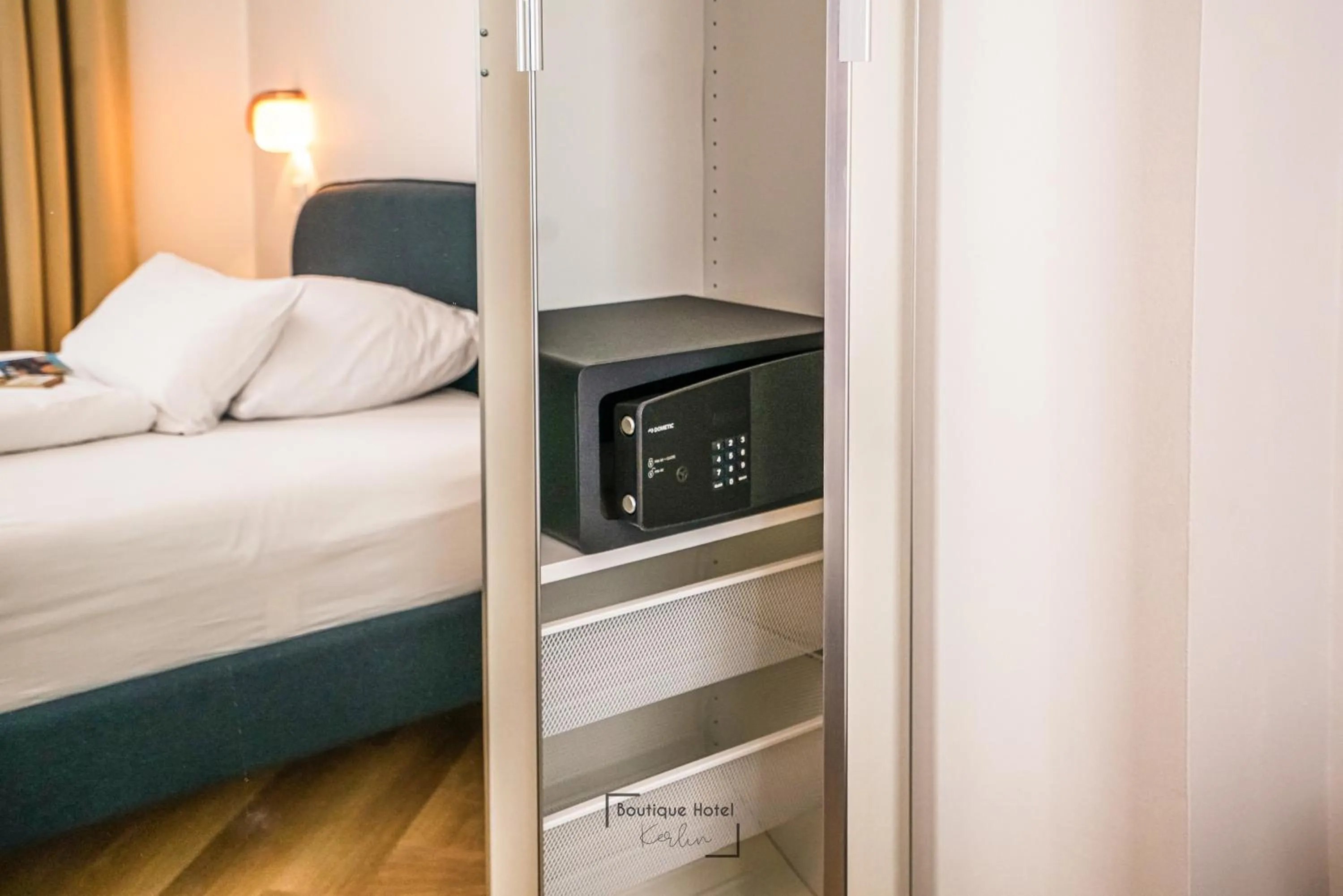 safe, Bed in Boutique Hotel Kerlin