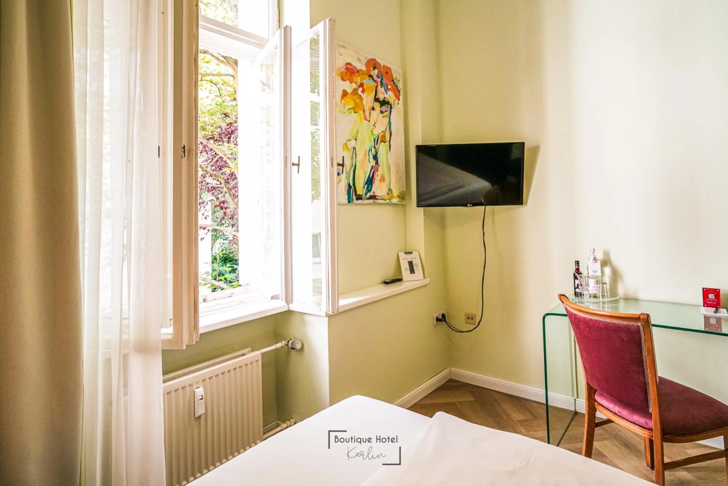 Photo of the whole room, Bed in Boutique Hotel Kerlin