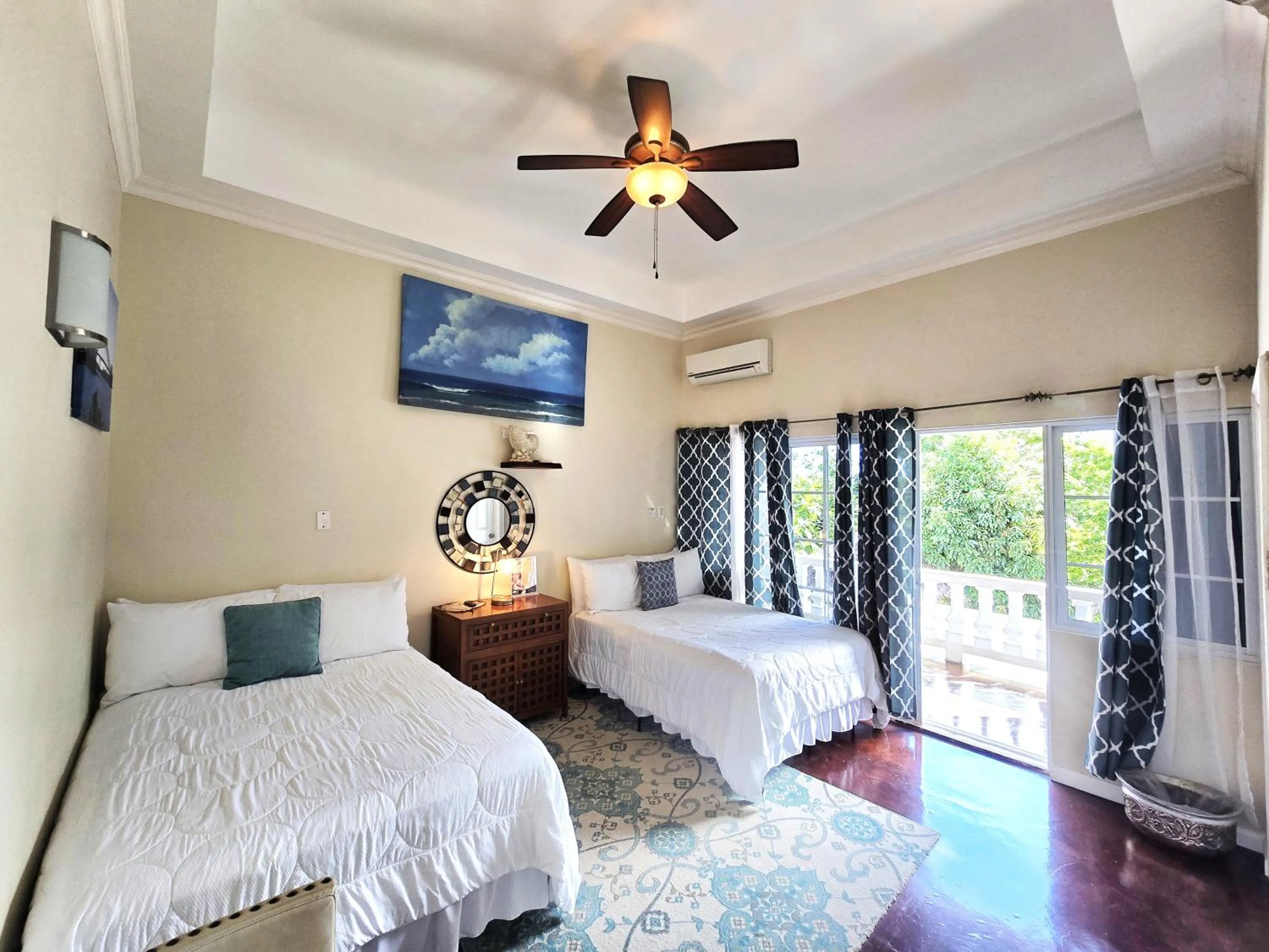 Bedroom, Bed in Blue Paloma Bed & Breakfast