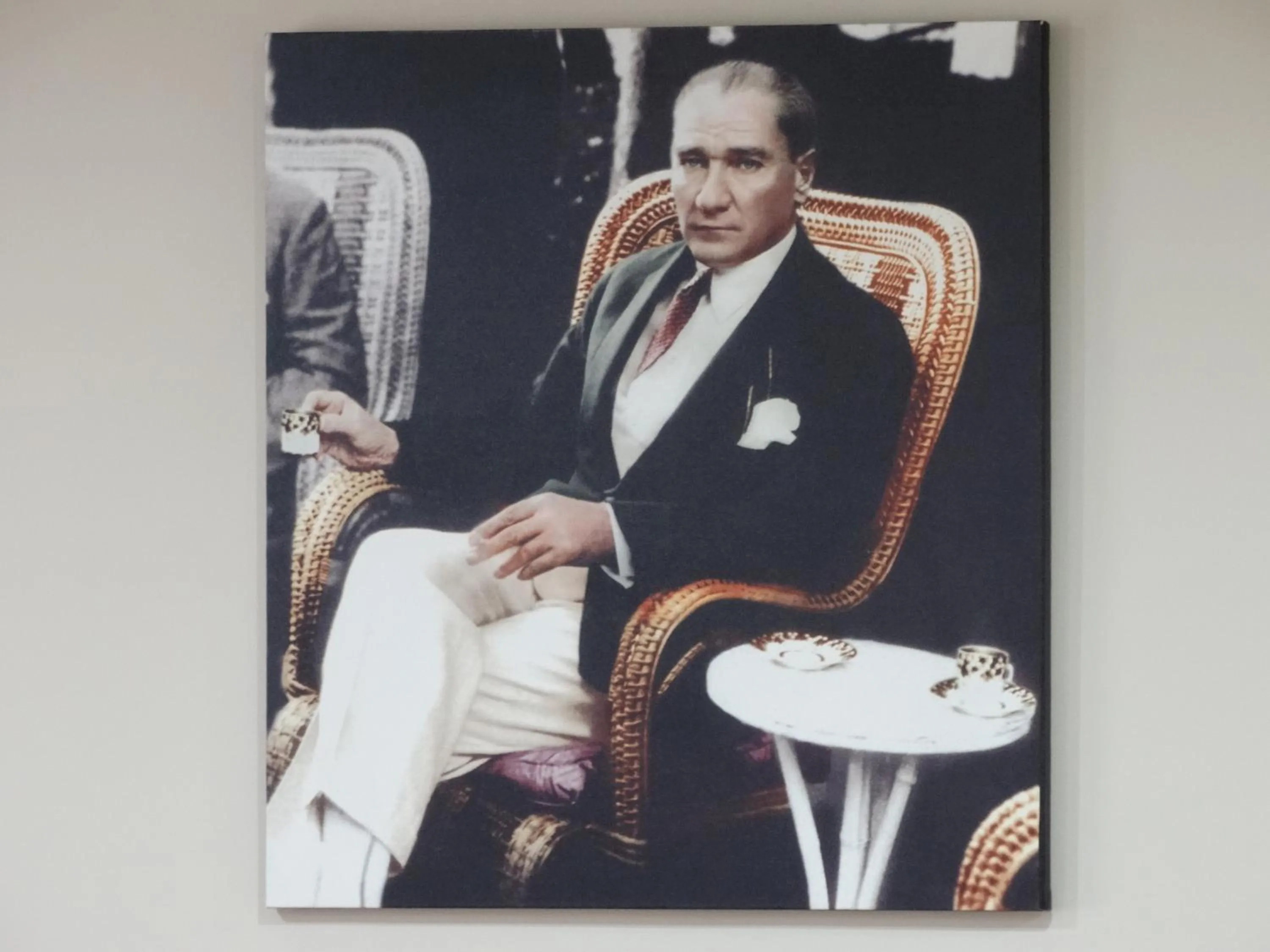 Decorative detail in Serenti Hotel