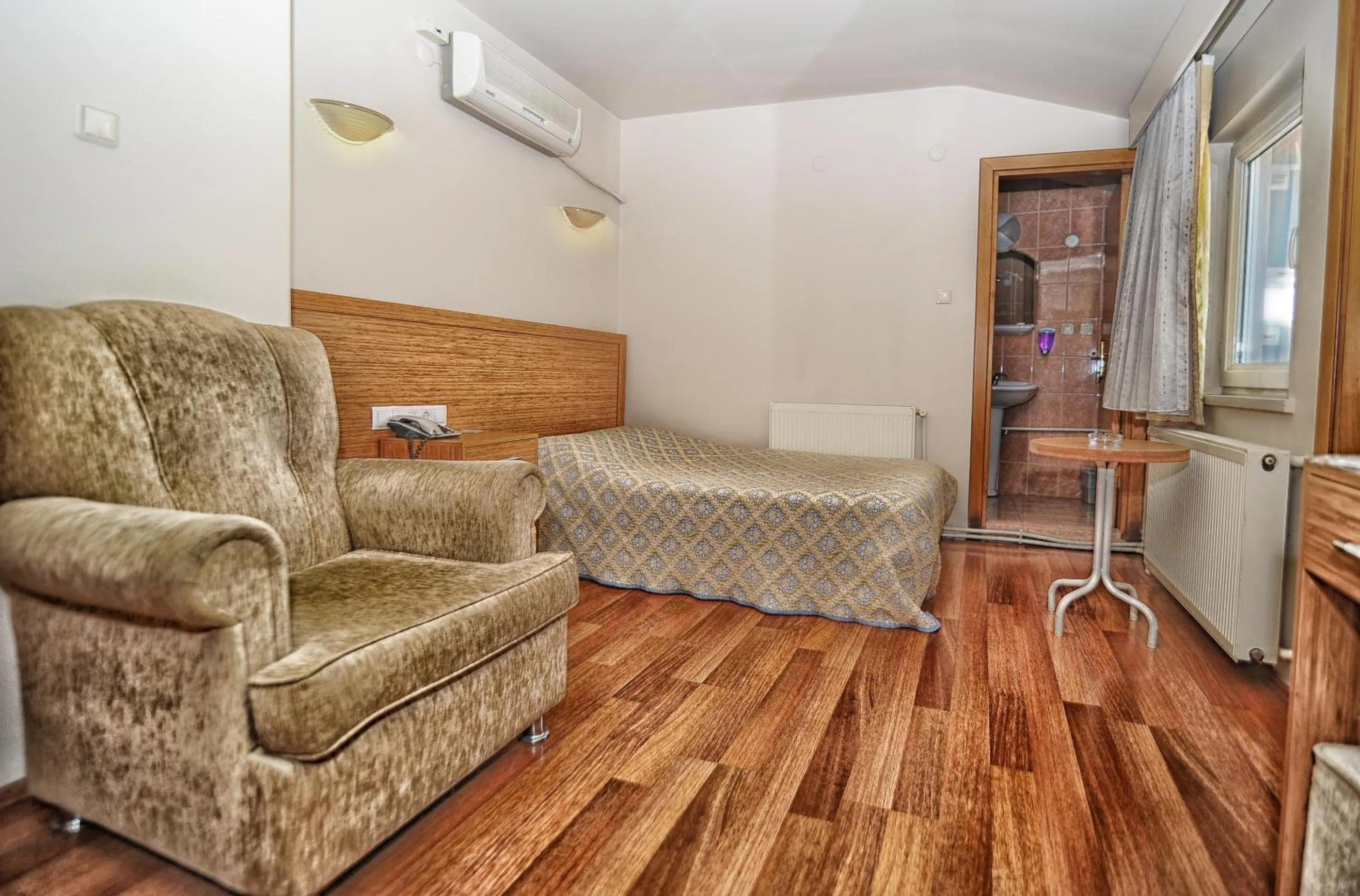 Decorative detail in Serenti Hotel