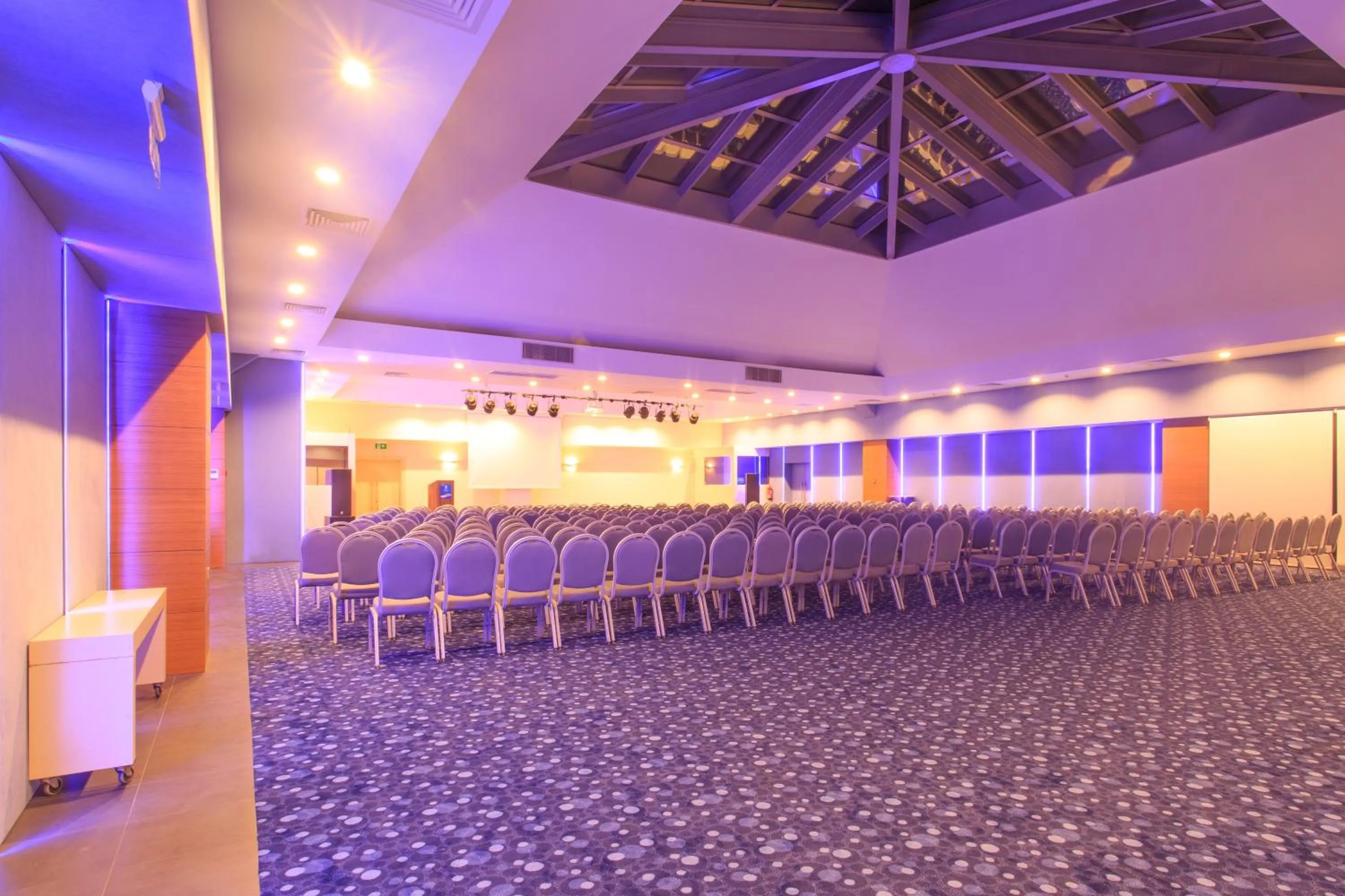 Business facilities in Orka Sunlife Resort Hotel and Aquapark