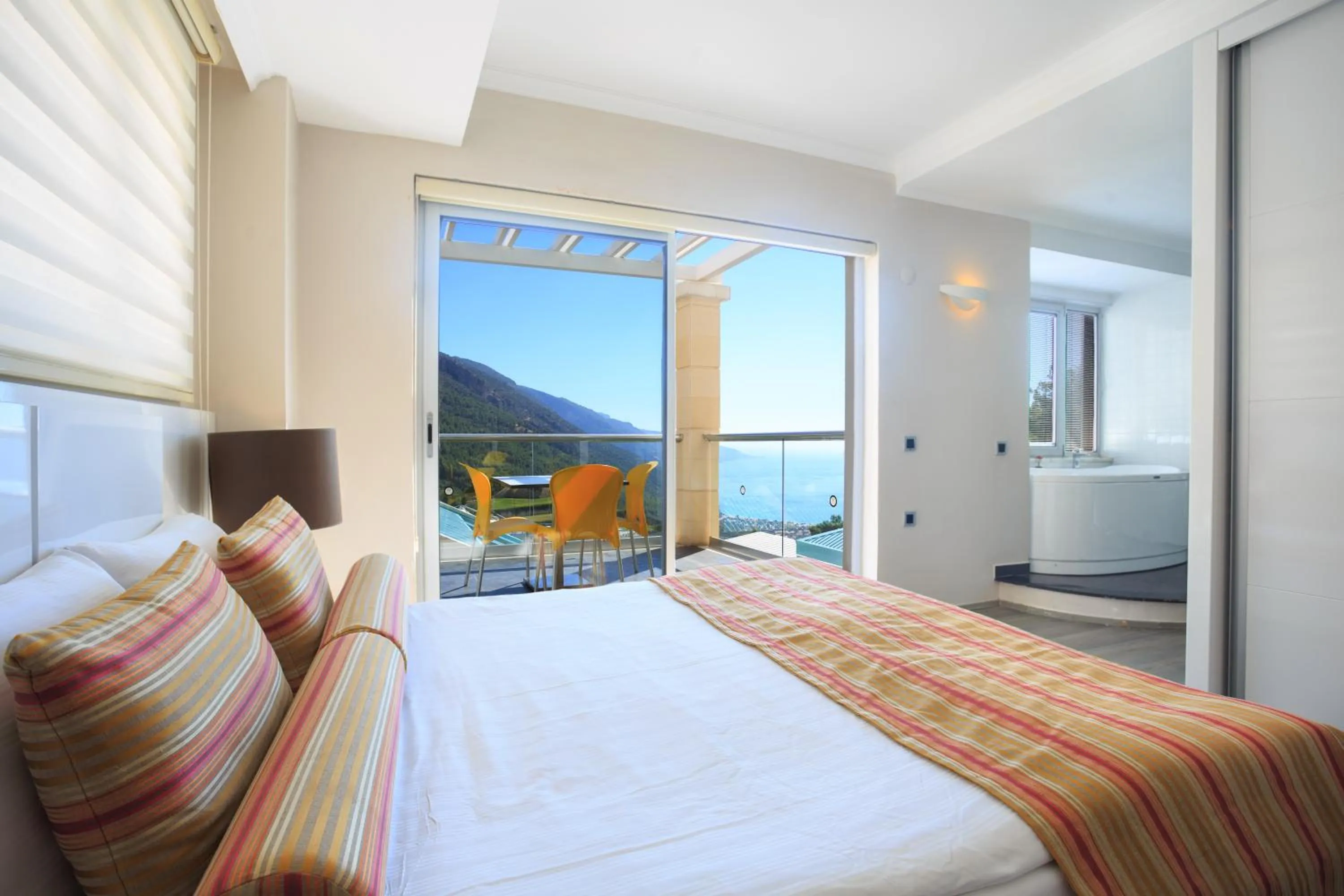 Bed in Orka Sunlife Resort Hotel and Aquapark