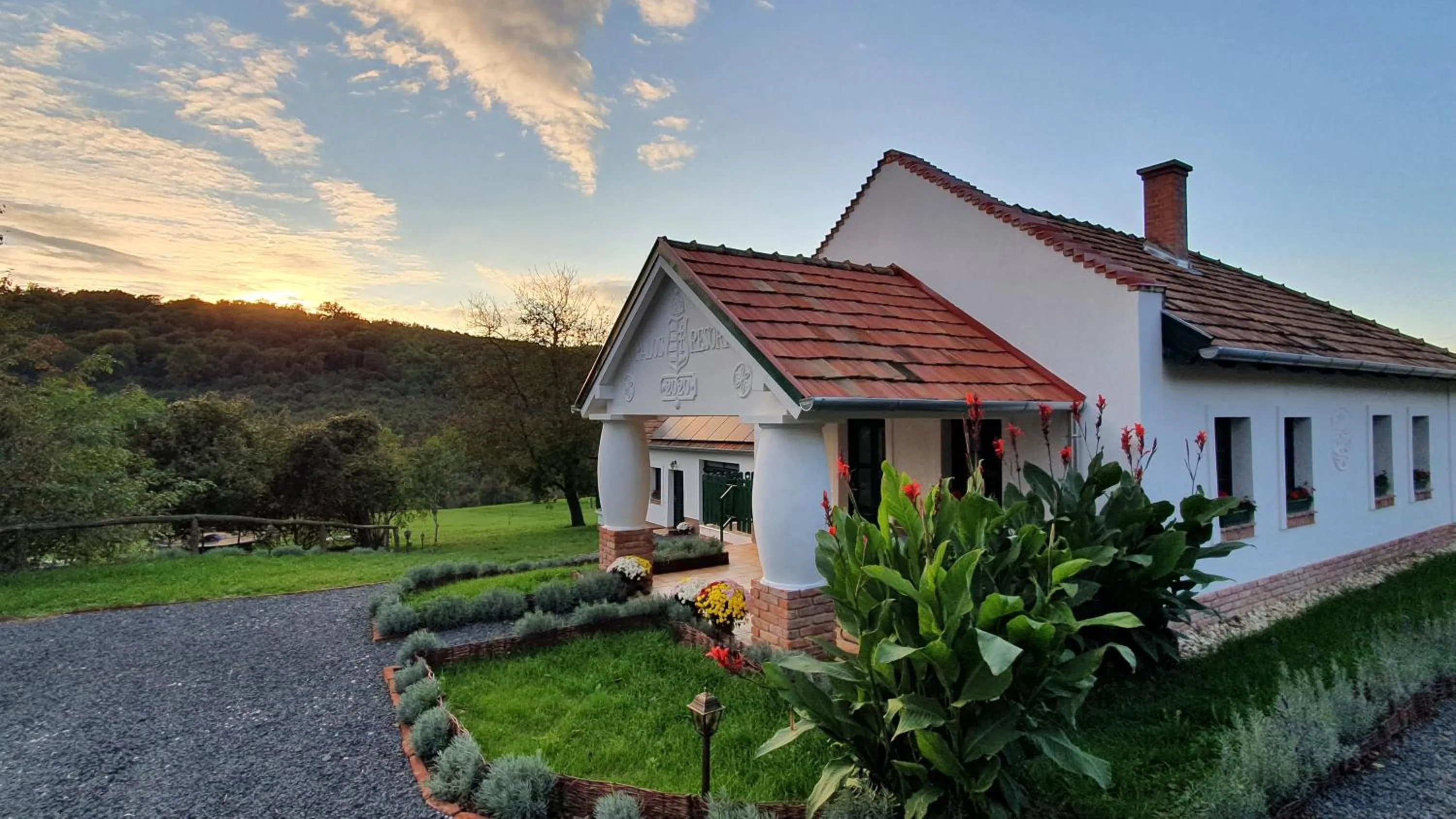 Property building in Pálos Resort