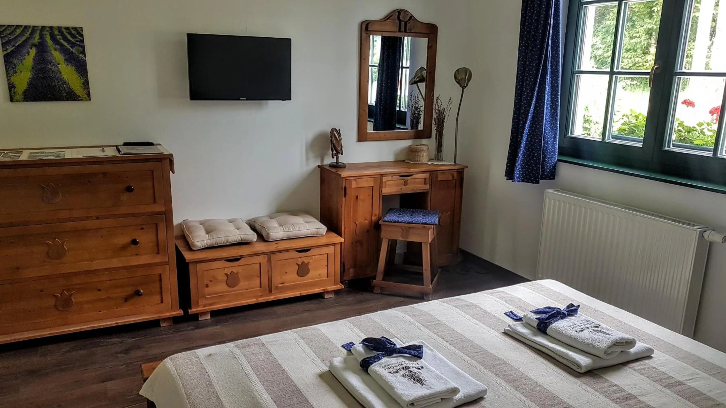 Photo of the whole room, Bed in Pálos Resort